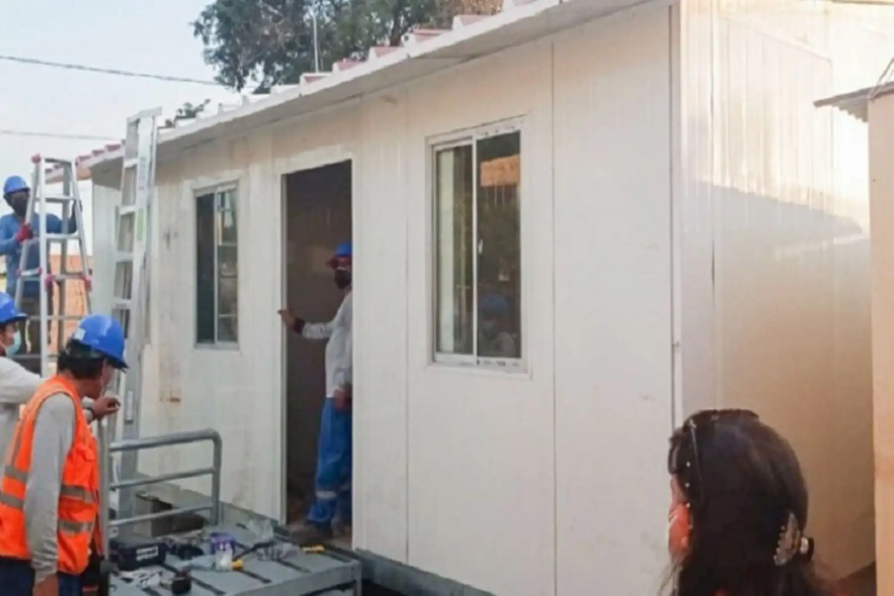 Un total de 42 módulos ya fueron trasladados hasta el distrito de La Huaca, en la provincia piurana de Paita, desde los almacenes del MVCS ubicados en la provincia de Trujillo, en La Libertad.