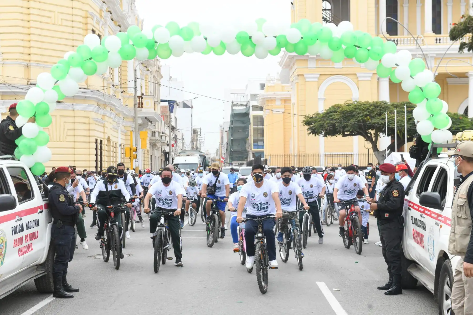 El ministro del Interior, Juan Carrasco, visitó la ciudad de Chiclayo, donde participó de la bicicleteada en homenaje a Santa Rosa de Lima que fue organizada por la II Macro Región Policial Lambayeque que dirige el general PNP Jhonny Veliz. Foto: ANDINA/Mininter