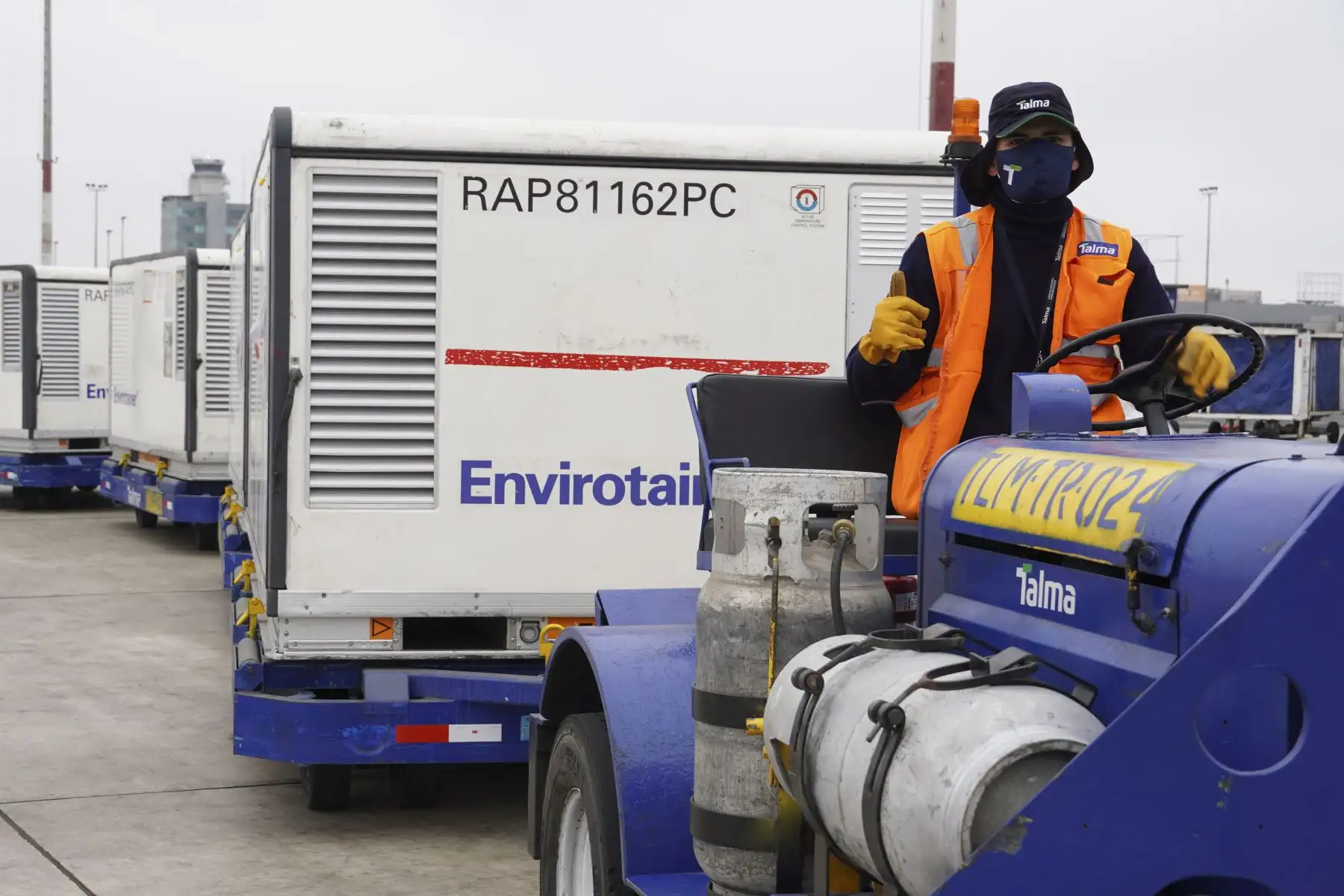 Viceministros de salud reciben un nuevo lote de un millón de vacunas contra la Covid-19 en el Aeropuerto Internacional Jorge Chávez, para continuar con el proceso de vacunación a nivel nacional, ante una tercera ola. Foto: ANDINA/Minsa