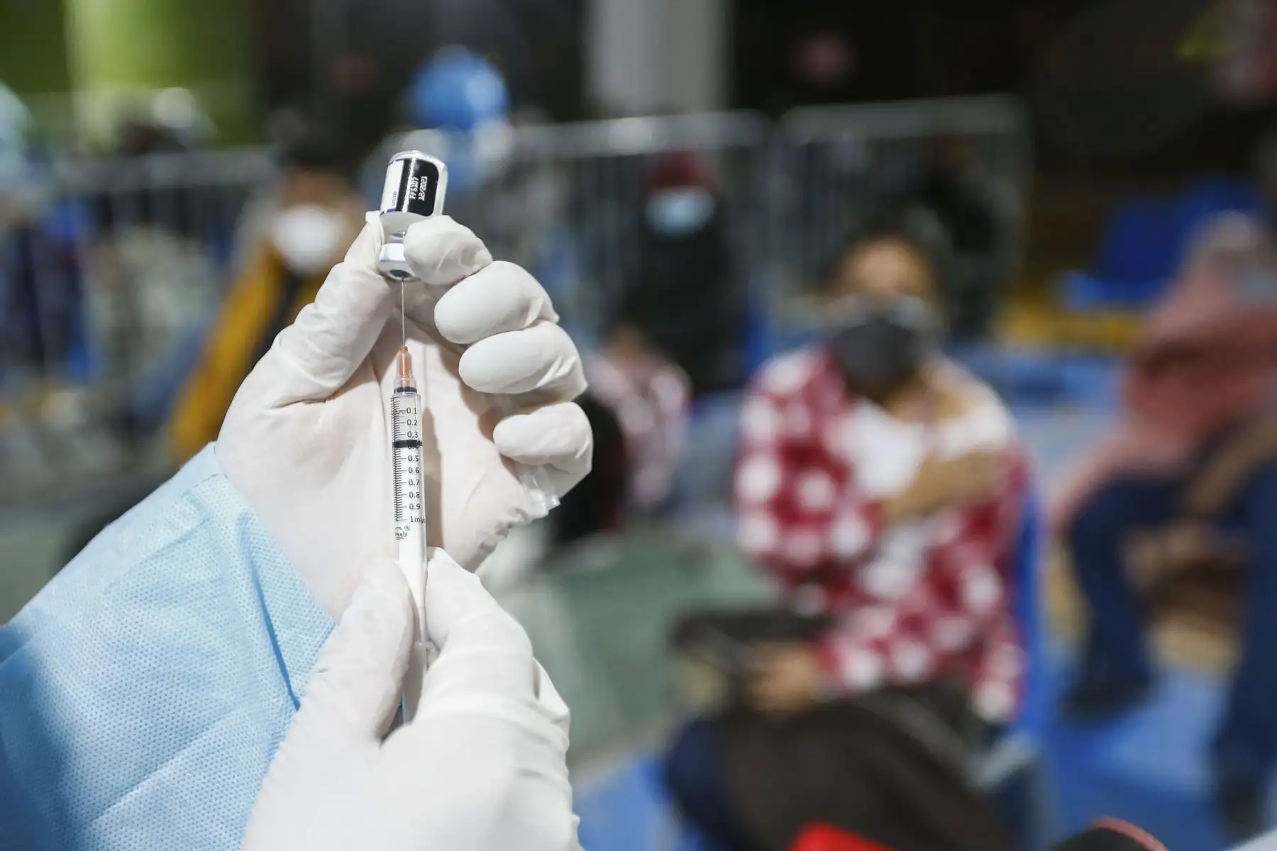 Según el Ministerio de Salud, la población objetivo son hombres y mujeres mayores de 12 años, que en el Perú suman 28 millones 024 mil 250 personas. ANDINA/ Minsa