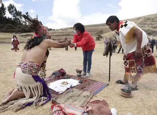 Viceministra de Patrimonio Cultural e Industrias Culturales, Leslie Urteaga, encabeza la delegación del Ministerio de Cultura que visita Cusco para evaluar las condiciones para las visitas turísticas a Machu Picchu. ANDINA/Difusión