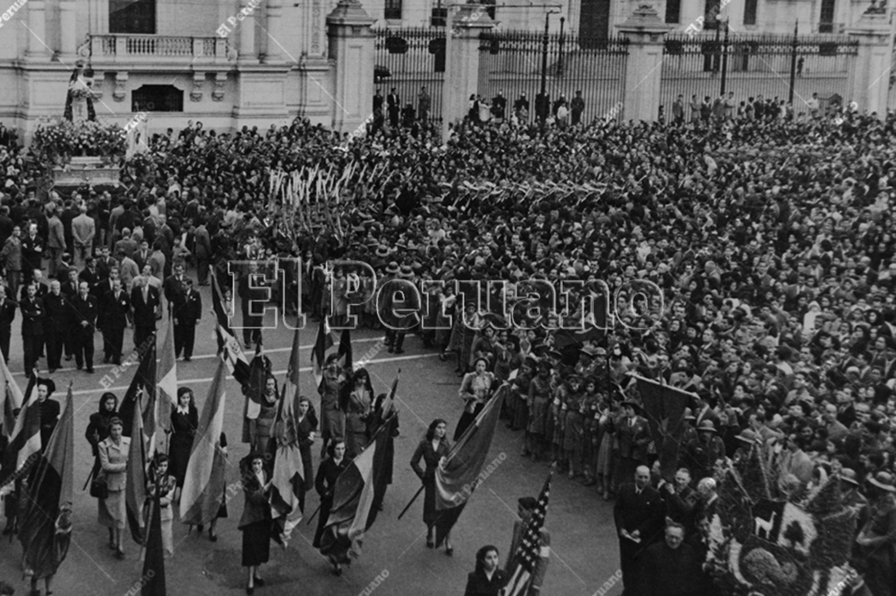 Lima - 30 agosto 1949 / Procesión de Santa Rosa de Lima en la Plaza de Armas. Foto: Archivo Histórico de El Peruano