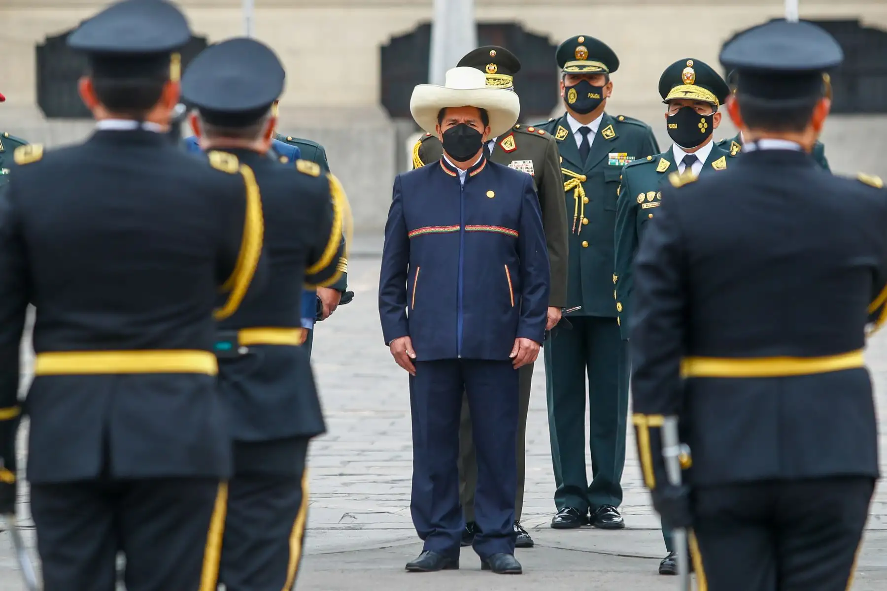 El presidente de la República, Pedro Castillo, participa en una misa en homenaje a Santa Rosa de Lima. Foto: Prensa Presidencia
