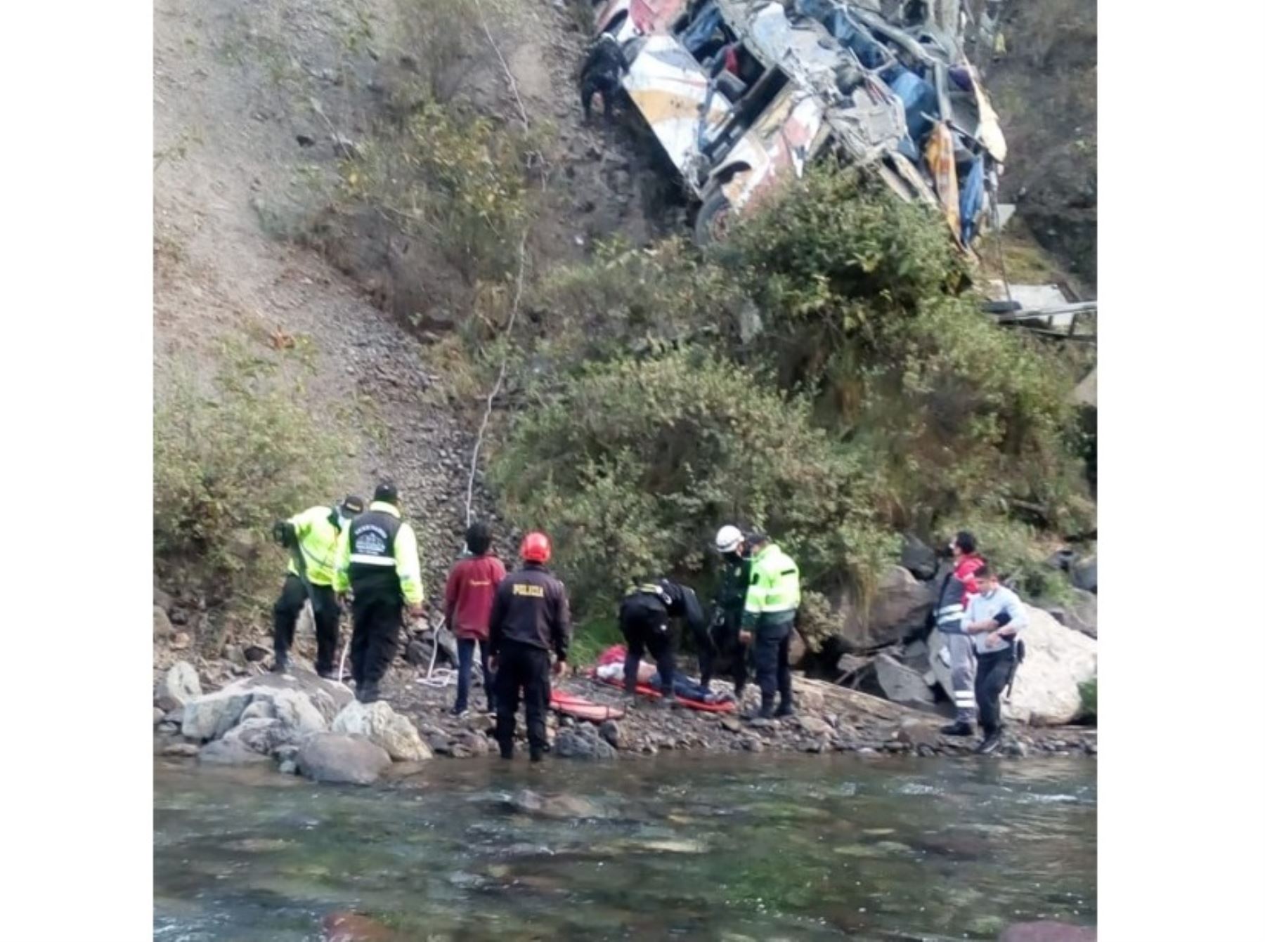 El ómnibus de la empresa León Express iba a excesiva velocidad al momento del trágico accidente de tránsito en la carretera Central que deja 21 muertos.