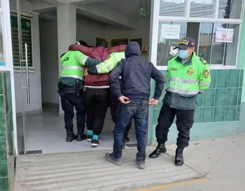 Agentes de la PNP rescataron a un ciudadano venezolano que cayó a una cascada cerca de la laguna 69, en Áncash.