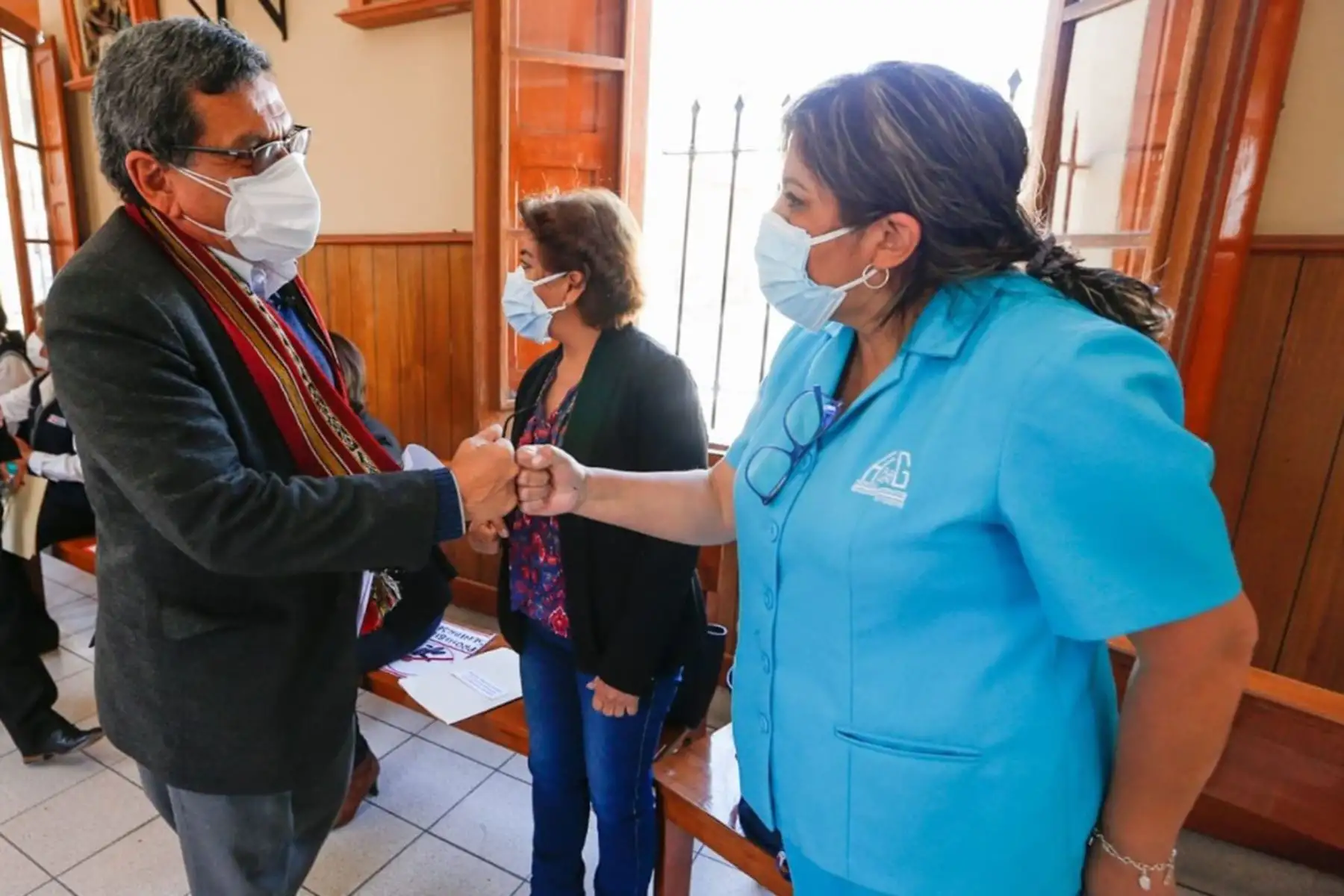 El Ministro de Salud, Hernando Cevallos, dialoga con los gremios de trabajadores de salud de Arequipa en el hospital Goyeneche. 
Foto: Minsa