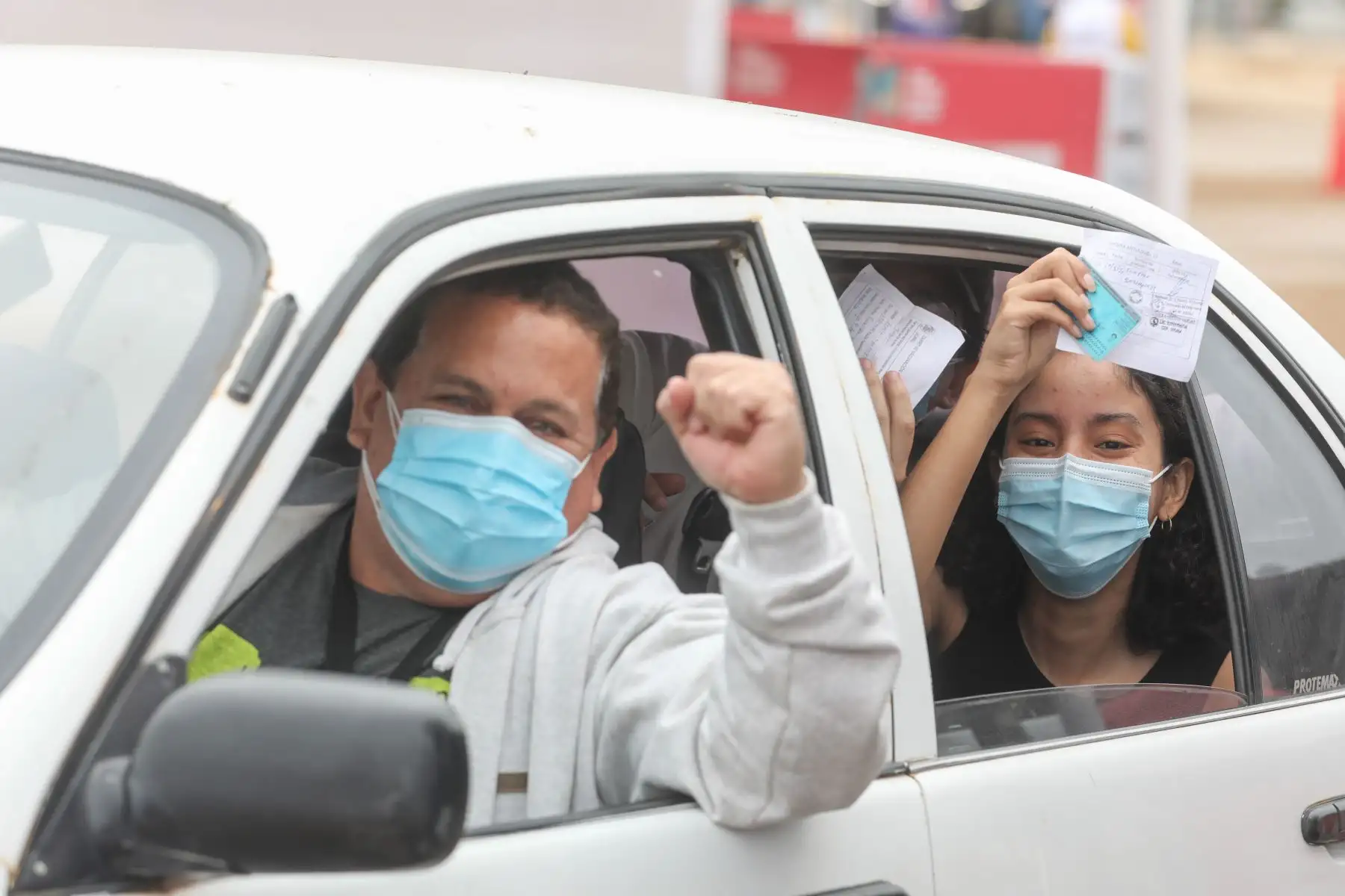 Se inició la campaña de vacunación para mayores de 34 años en el Centro de vacunación peatonal Estadio Luis Gálvez Chipoco, VacunaCar y vacuna activa Playa Agua Dulce.

Foto: ANDINA/Andrés Valle