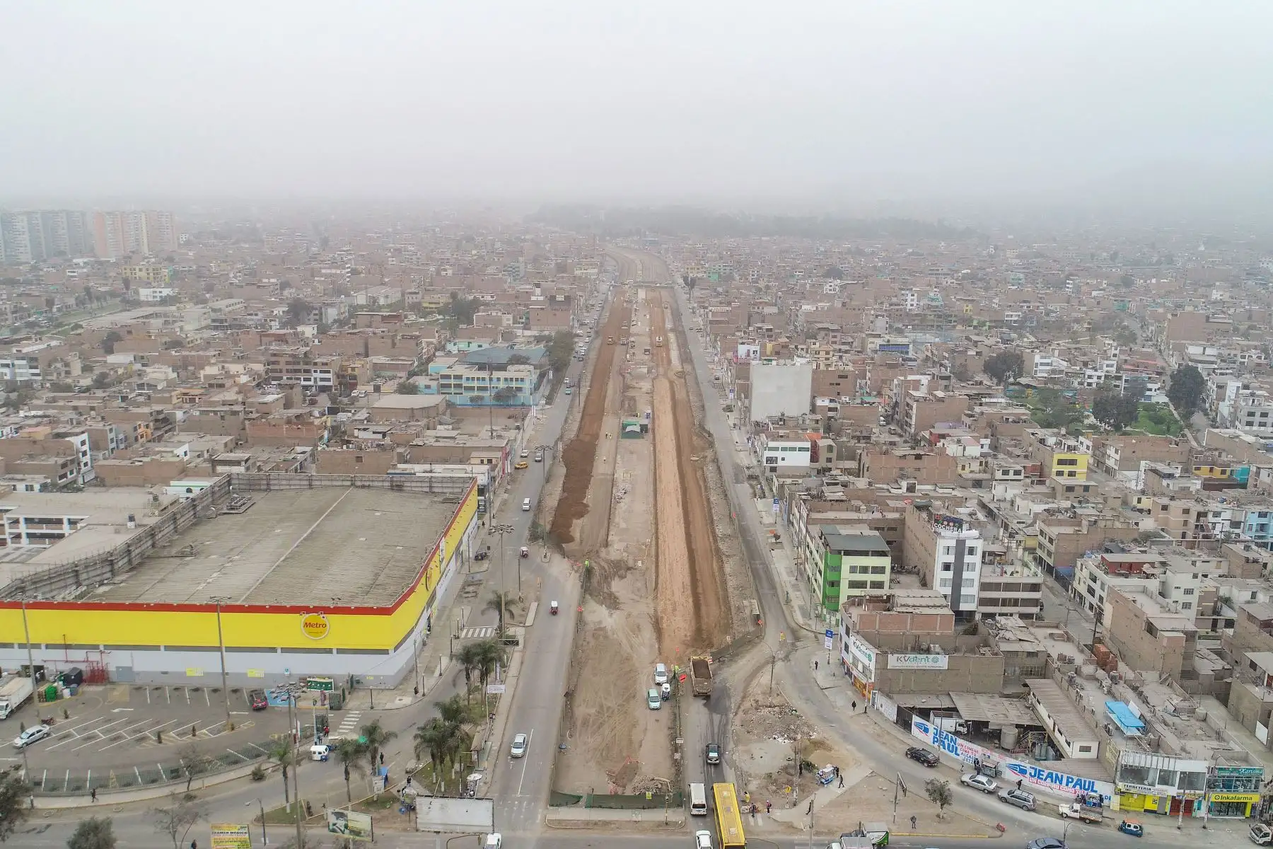El alcalde de Lima, Jorge Muñoz, supervisó los trabajos de la ampliación del tramo norte del Metropolitano, que beneficiará a los vecinos de Independencia, Comas y Carabayllo.
Foto: MML