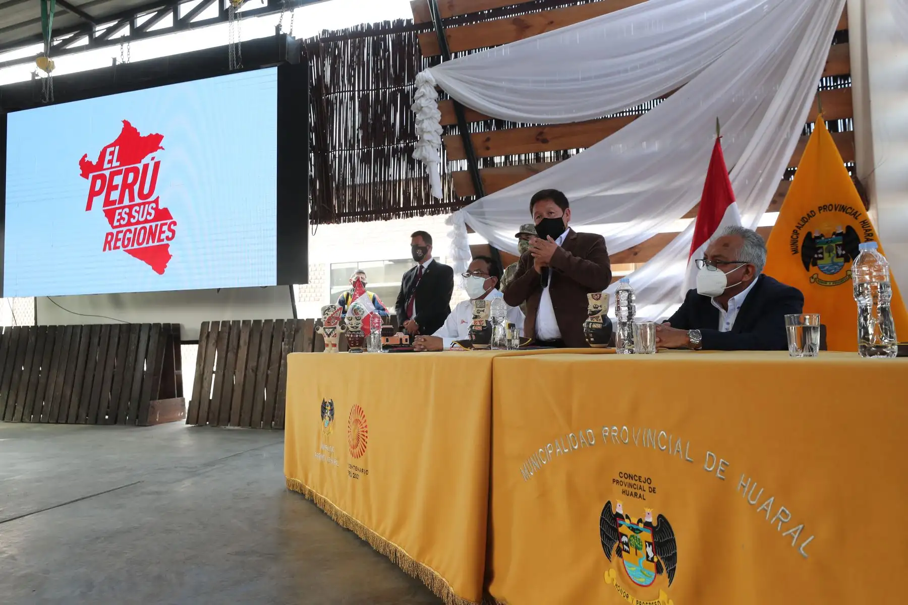 Premier participa del programa lanzamiento de la iniciativa "El Perú es sus regiones" en la provincia de Huaral, región Lima. Campaña “El Perú es sus regiones” promoverá el turismo interno. Además, difundirá atractivos naturales, culturales y gastronómicos, con operadores turísticos certificados. Foto: ANDINA/PCM