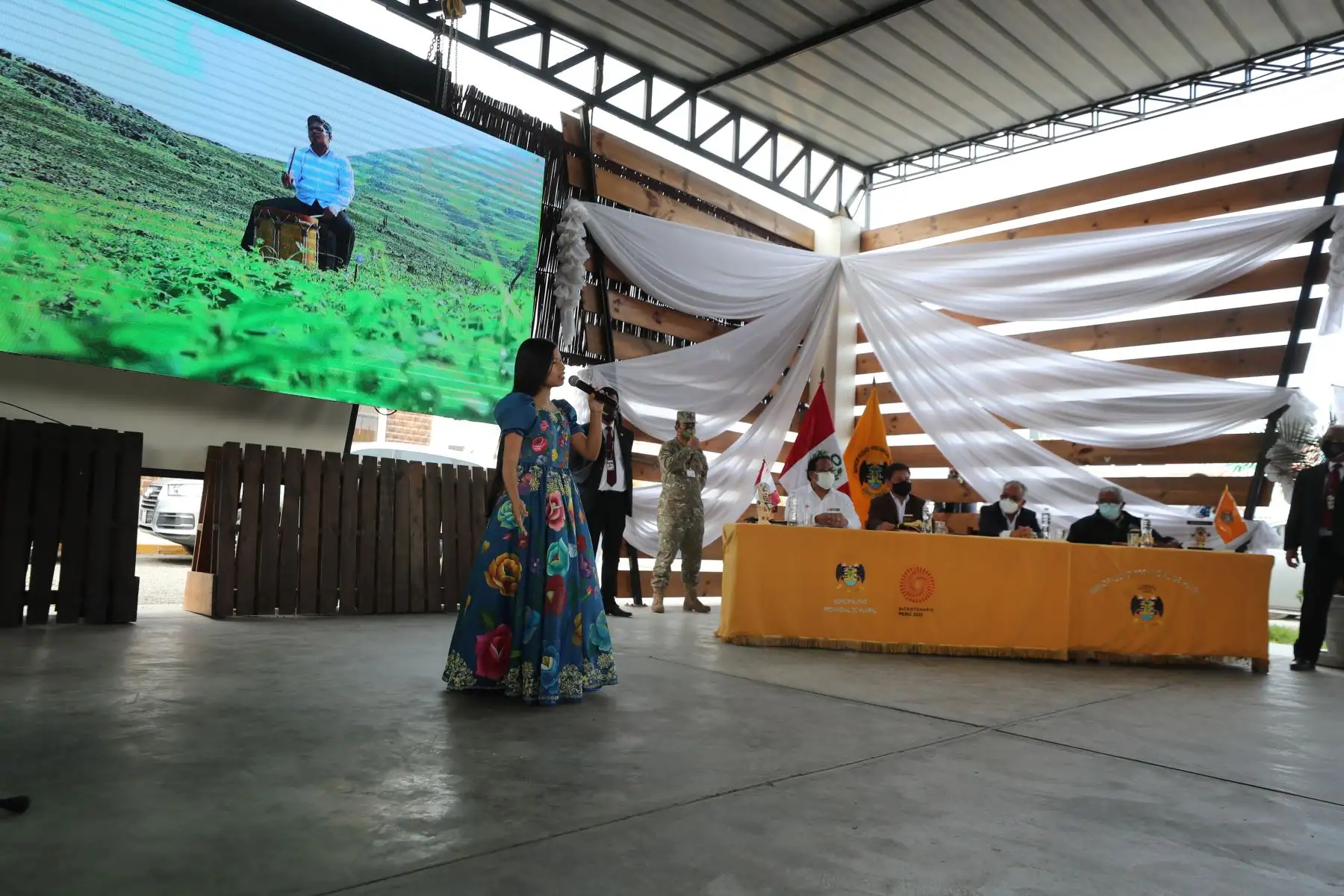 Premier participa del programa lanzamiento de la iniciativa "El Perú es sus regiones" en la provincia de Huaral, región Lima. Campaña “El Perú es sus regiones” promoverá el turismo interno. Además, difundirá atractivos naturales, culturales y gastronómicos, con operadores turísticos certificados. Foto: ANDINA/PCM