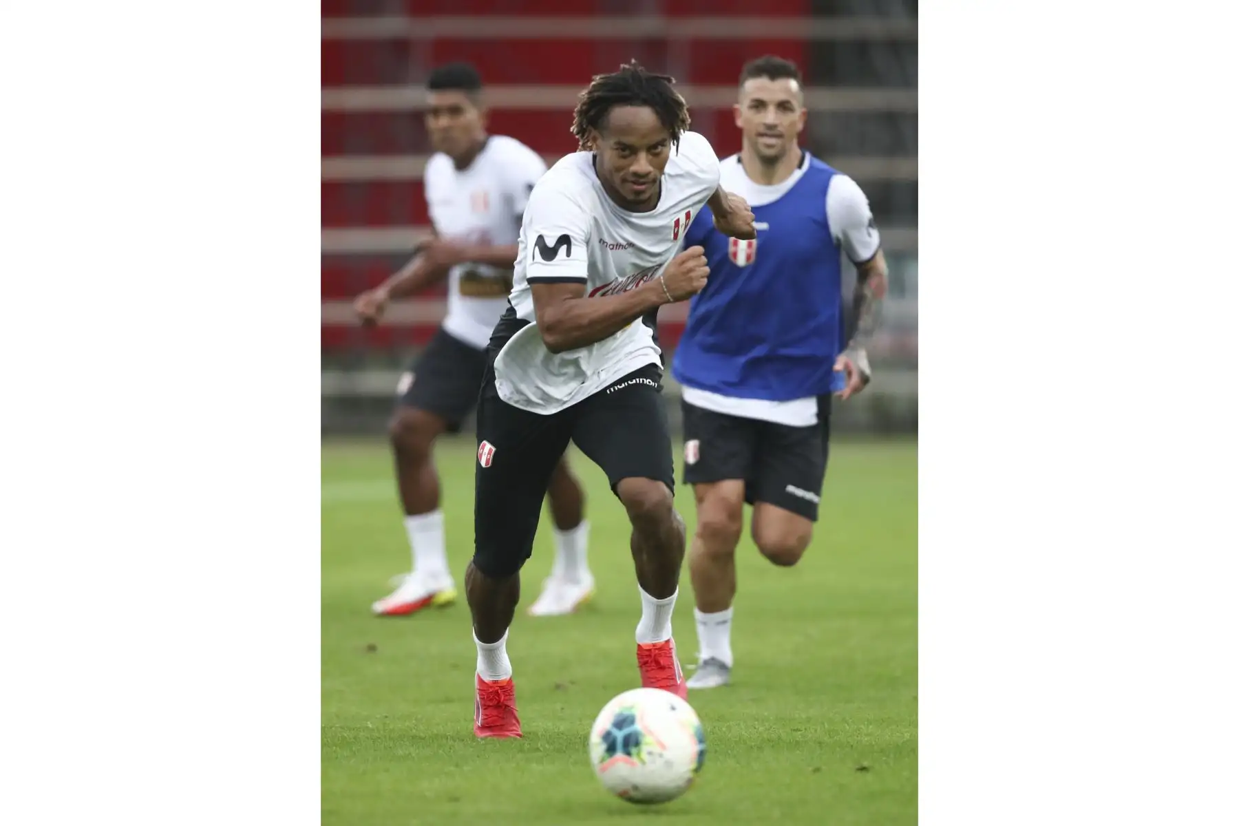 André Carrillo de la Selección peruana realizan sus entrenamientos en la Videna para enfrentar a Uruguay este jueves por las Eliminatorias Qatar 2022. Foto: PFP