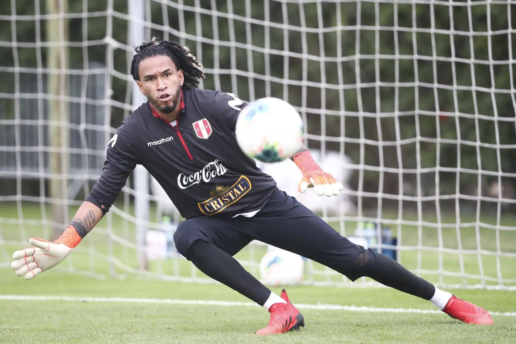 Pedro Gallese de la Selección peruana realizan sus entrenamientos en la Videna para enfrentar a Uruguay este jueves por las Eliminatorias Qatar 2022. Foto: PFP