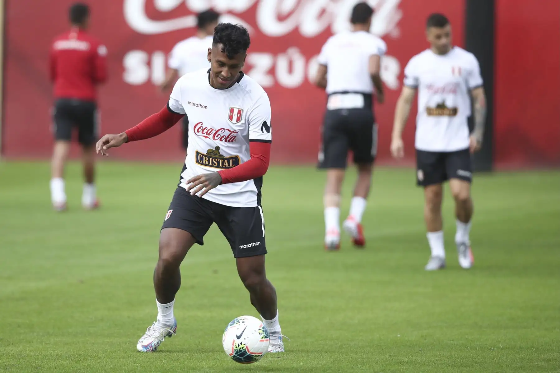 Renato Tapia de la Selección peruana realizan sus entrenamientos en la Videna para enfrentar a Uruguay este jueves por las Eliminatorias Qatar 2022. Foto: PFP