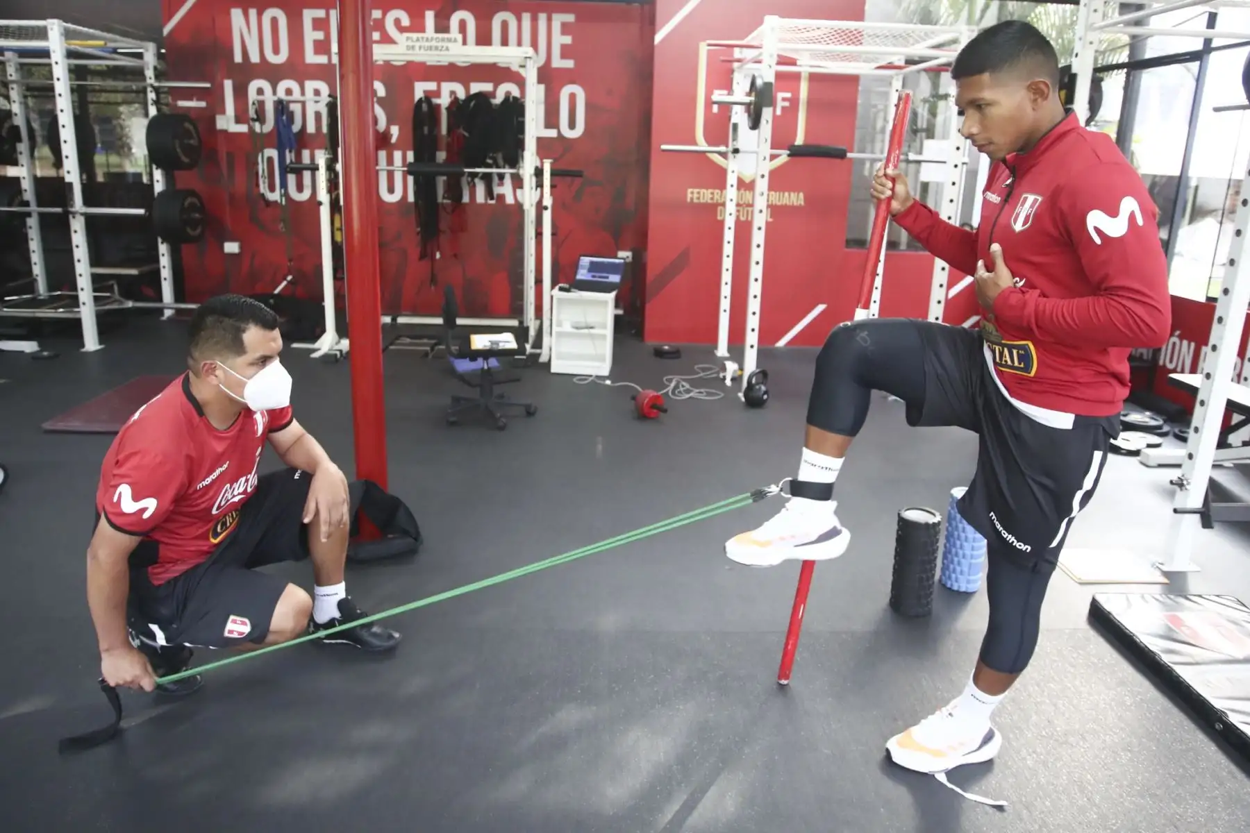 Edison Peña de la Selección peruana realizan sus entrenamientos en la Videna para enfrentar a Uruguay este jueves por las Eliminatorias Qatar 2022. Foto: PFP