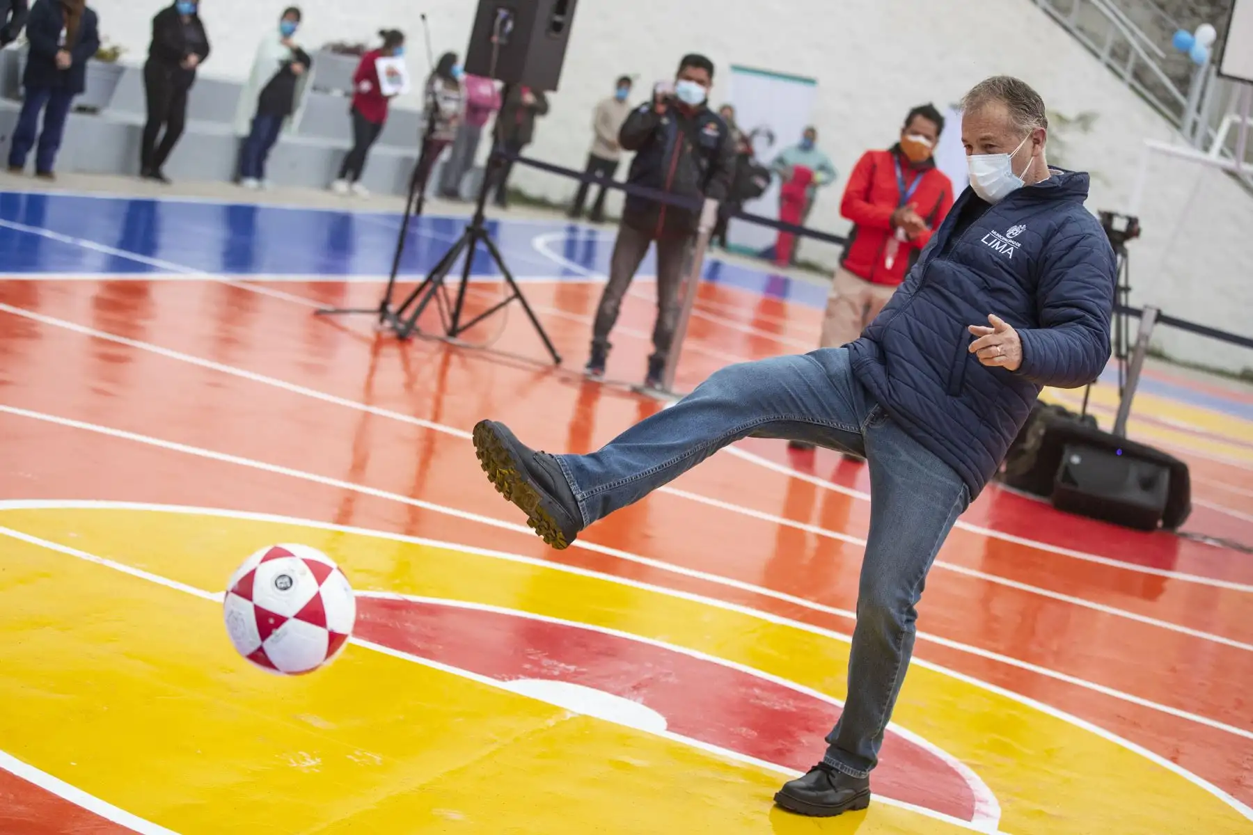 Alcalde de Lima, Jorge Muñoz inaugura Losa deportiva en el A.H. Nueva Esperanza de Comas.
Foto: MML