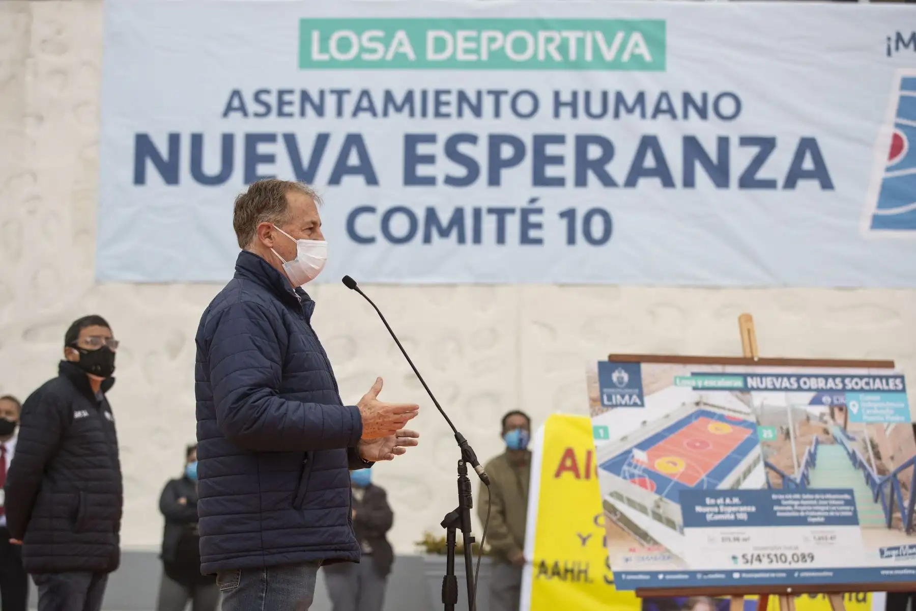 Alcalde de Lima, Jorge Muñoz entrega Obras Sociales en Comas. En la imagen la  losa deportiva en A.H. Nueva Esperanza
Foto: MML