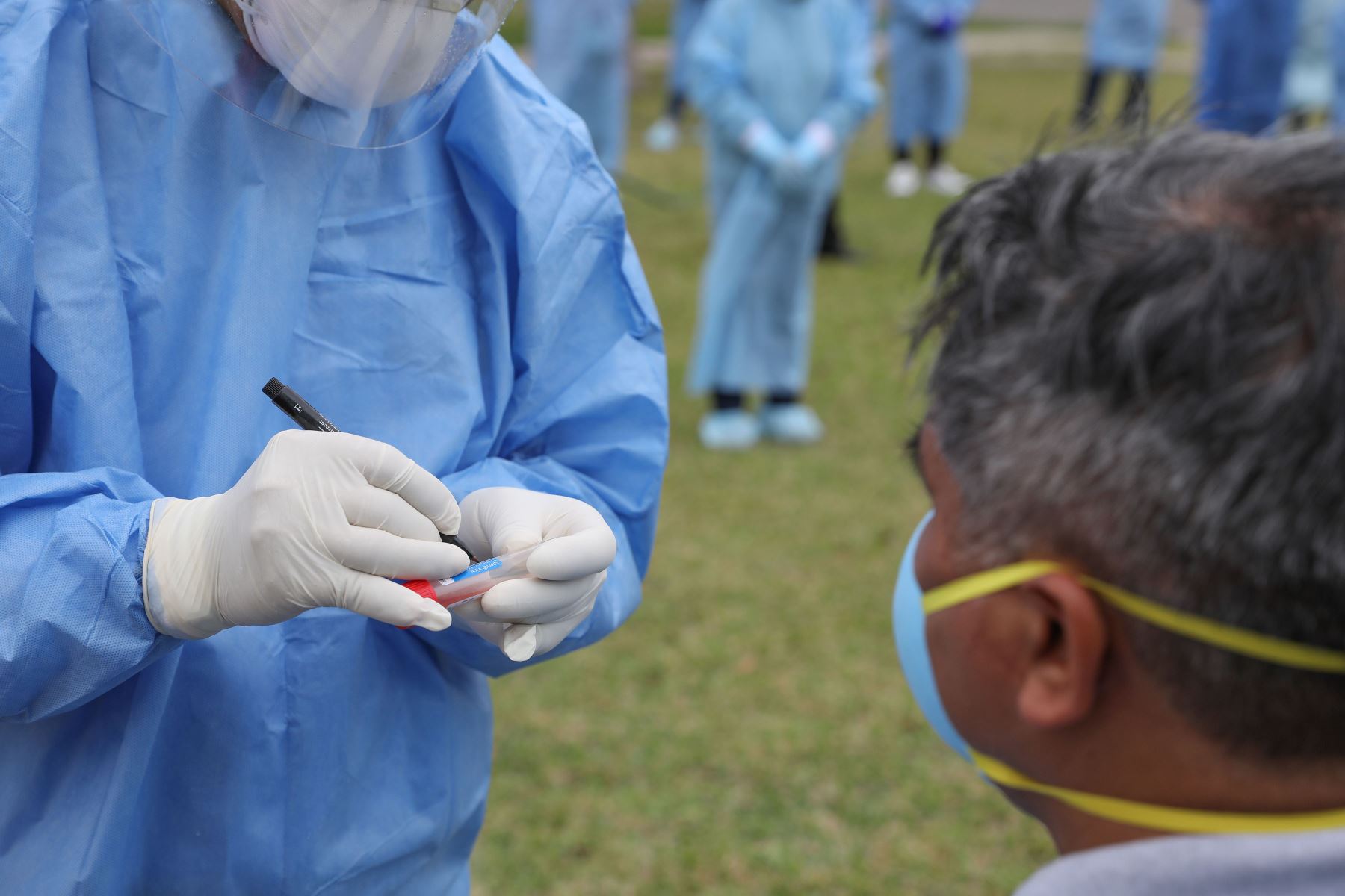 Desde que empezó la pandemia hasta las 22:00 horas de ayer, en el Perú se procesaron muestras por covid-19 para 20 millones 463,224 personas. ANDINA/Andrés Valle