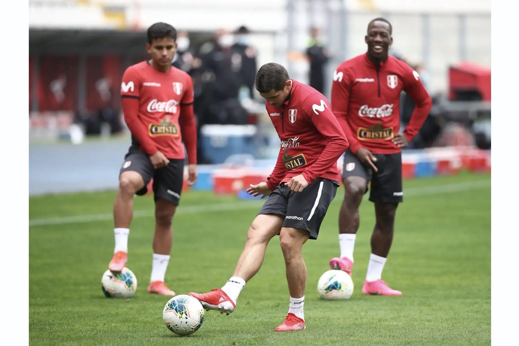 Aldo Corzo de la Selección peruana realiza su preparación en el Estadio Nacional previo al encuentro de mañana ante Uruguay por las Eliminatorias Qatar 2022. Foto: PFP