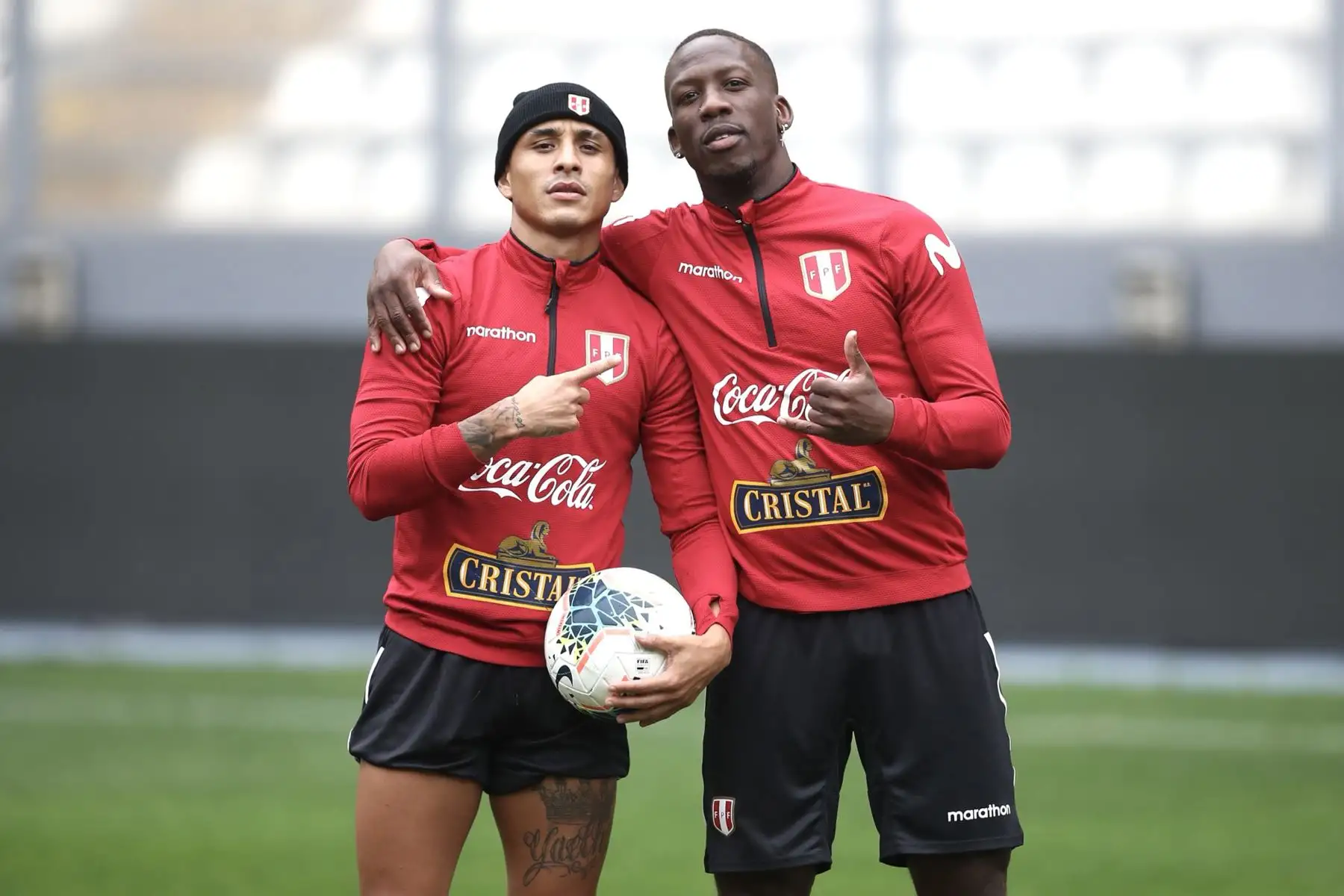 Yoshimar Yotún y Luis Advincula de la Selección peruana realiza su preparación en el Estadio Nacional previo al encuentro de mañana ante Uruguay por las Eliminatorias Qatar 2022. Foto: FPF