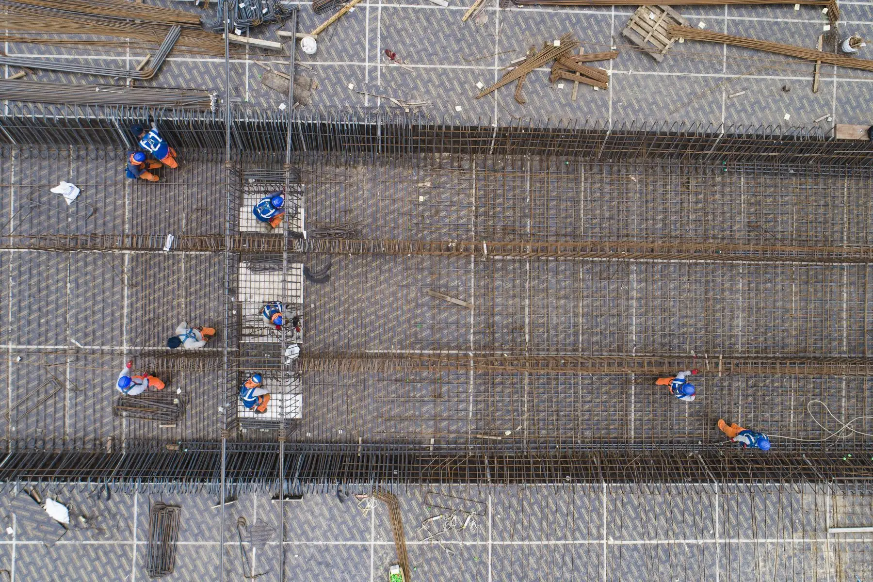 El alcalde de Lima, Jorge Muñoz supervisa el avance de los trabajos en el paso a desnivel en el óvalo Monitor Huáscar. La obra beneficiará a más de 500 mil vecinos de La Molina y Surco, además de usuarios de Ate, San Borja y San Luis.
Foto: MML