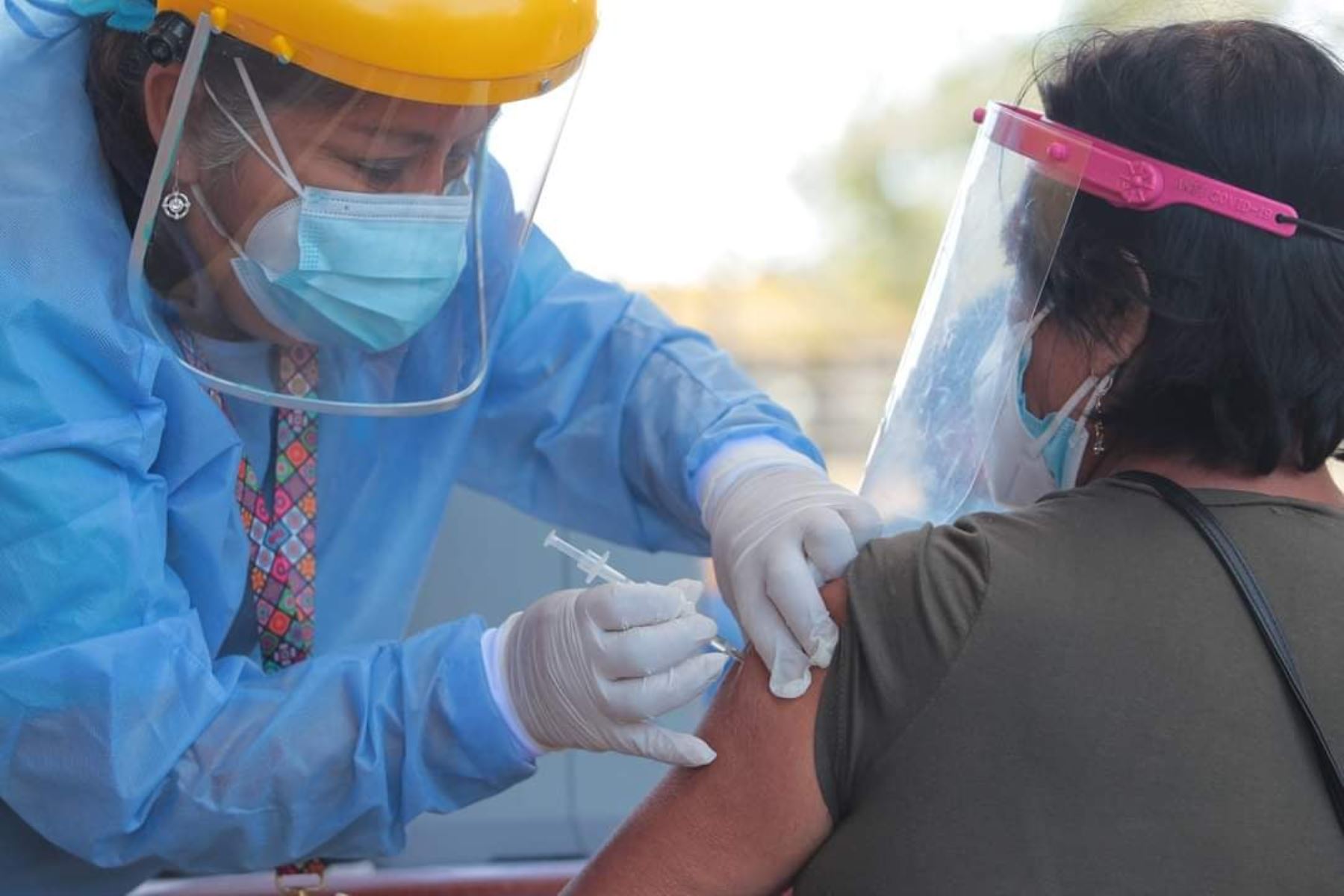 Más de 291,000 ciudadanos de Áncash ya cuentan con las dos dosis que exige el esquema de vacunación para lograr la protección total frente al coronavirus. Foto: ANDINA/Difusión.