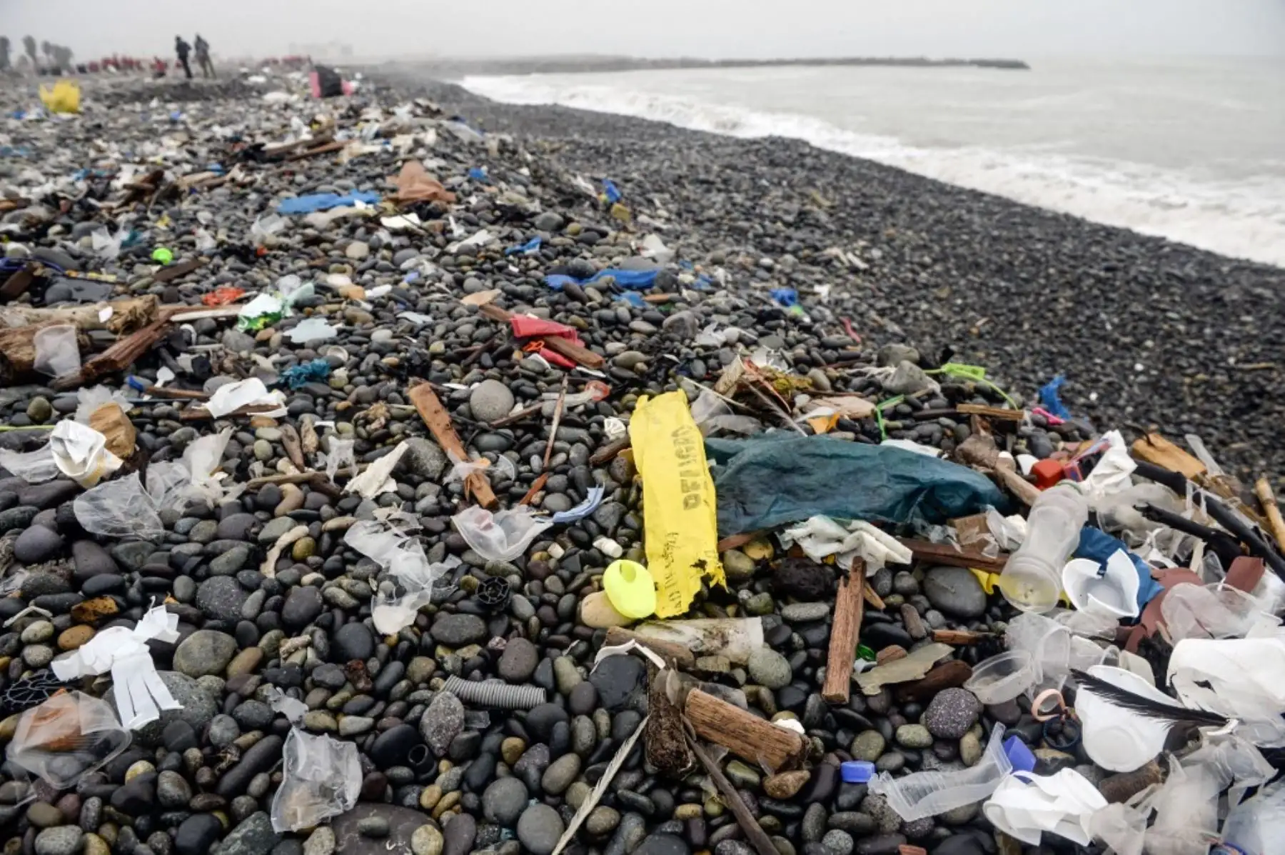 Contaminación del mar con residuos de plásticos. Foto: AFP