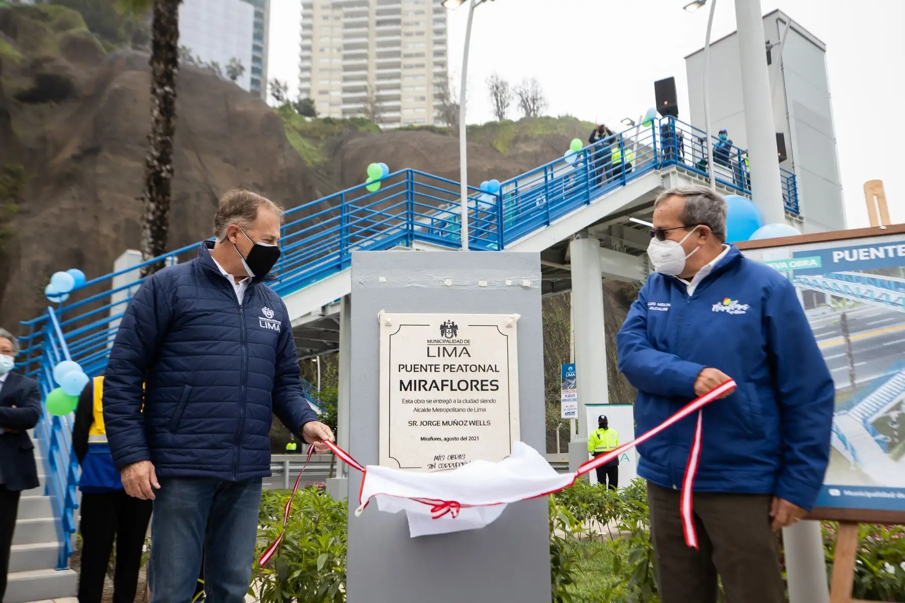 El alcalde de Lima, Jorge Muñoz, entregó un nuevo puente peatonal inclusivo en el distrito de Miraflores, cerca de la playa Redondo II. Foto: ANDINA/ Municipalidad de Lima