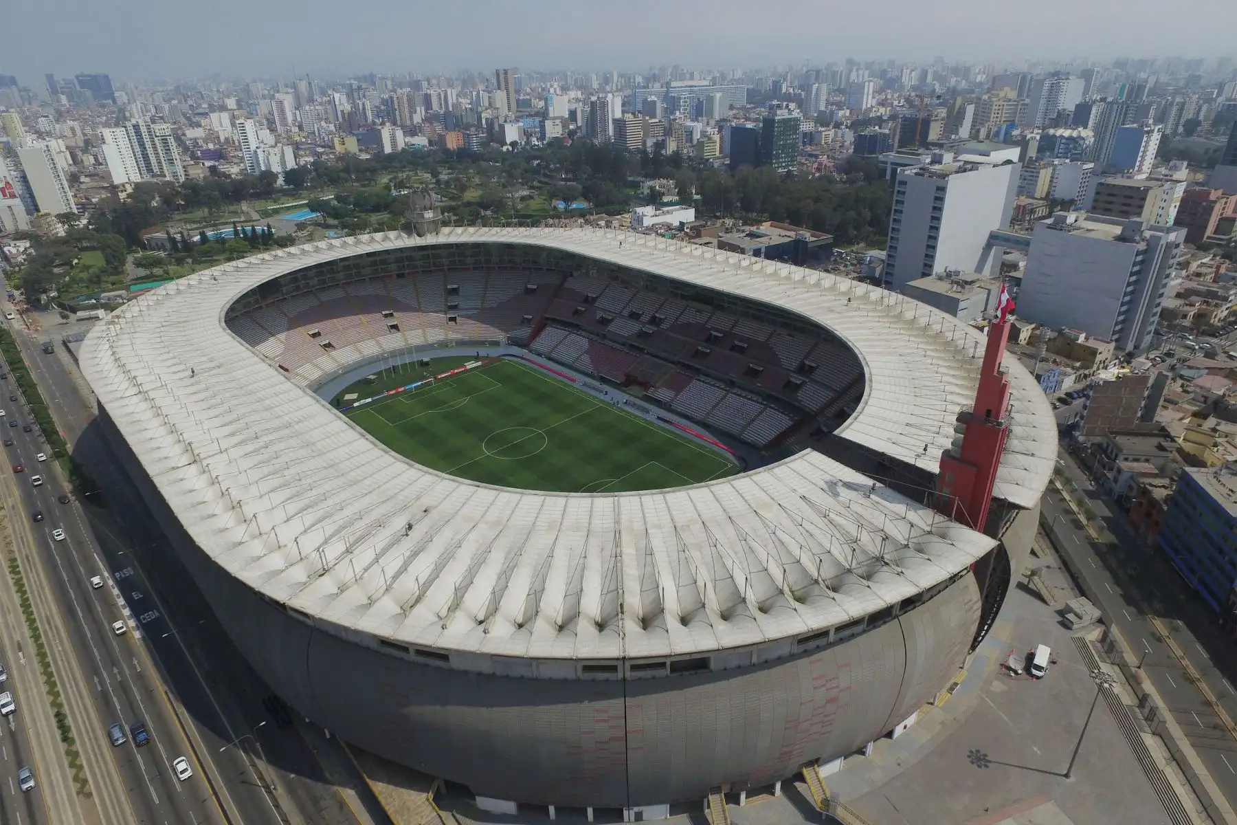 Imágenes panorámicas del  Estadio Nacional, donde hoy se disputará el partido entre las selecciones de Perú y Uruguay por la jornada 9 de las Eliminatorias Catar 2022.
Foto: ANDINA/Braian Reyna