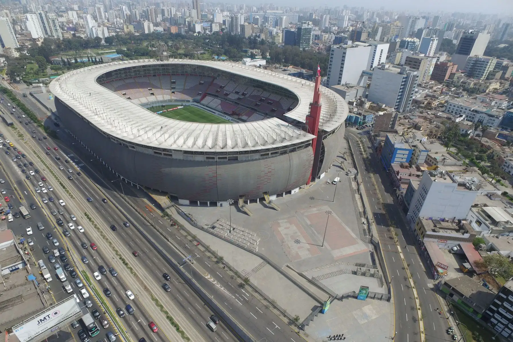 Imágenes panorámicas del  Estadio Nacional, donde hoy se disputará el partido entre las selecciones de Perú y Uruguay por la jornada 9 de las Eliminatorias Catar 2022.
Foto: ANDINA/Braian Reyna