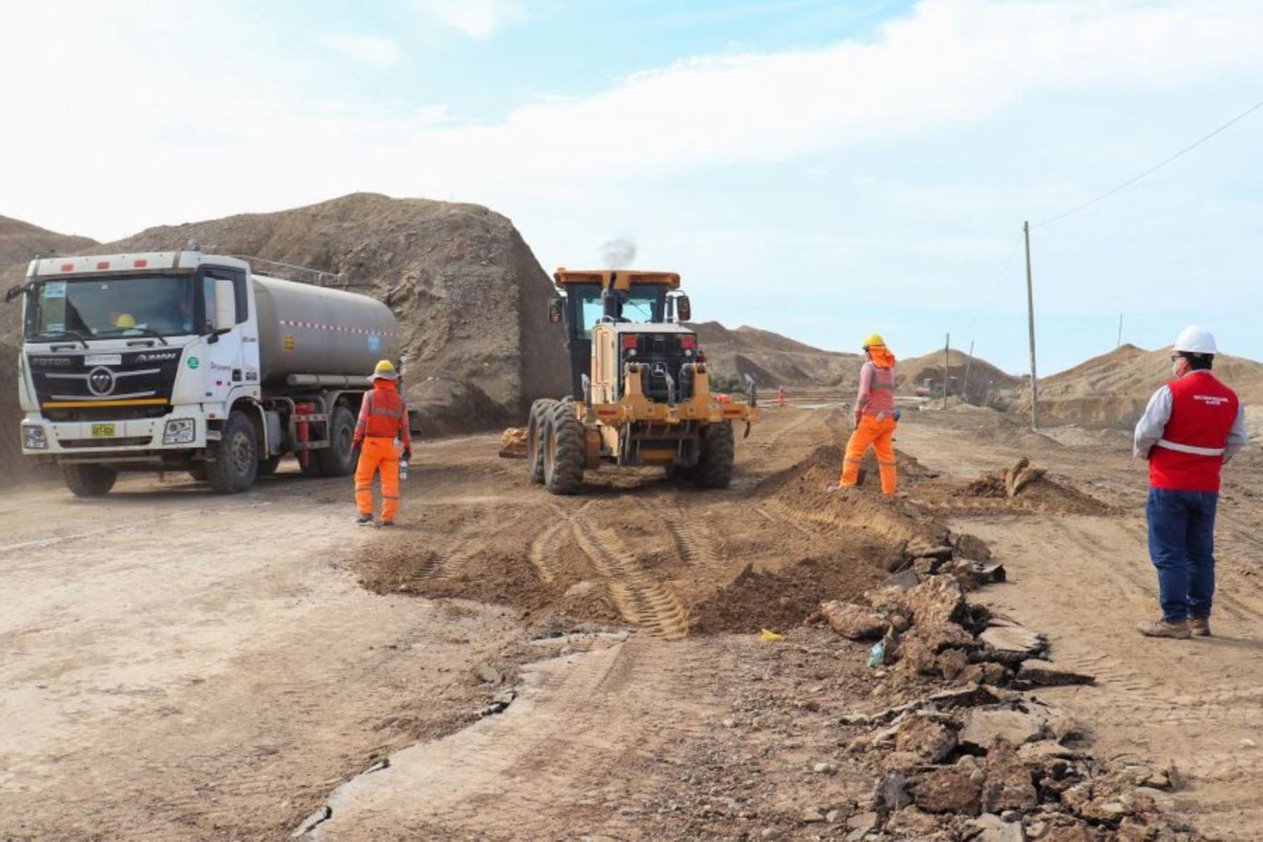 Reconstrucción con Cambios: presentan proyectos de drenajes pluviales para Sullana y Talara.