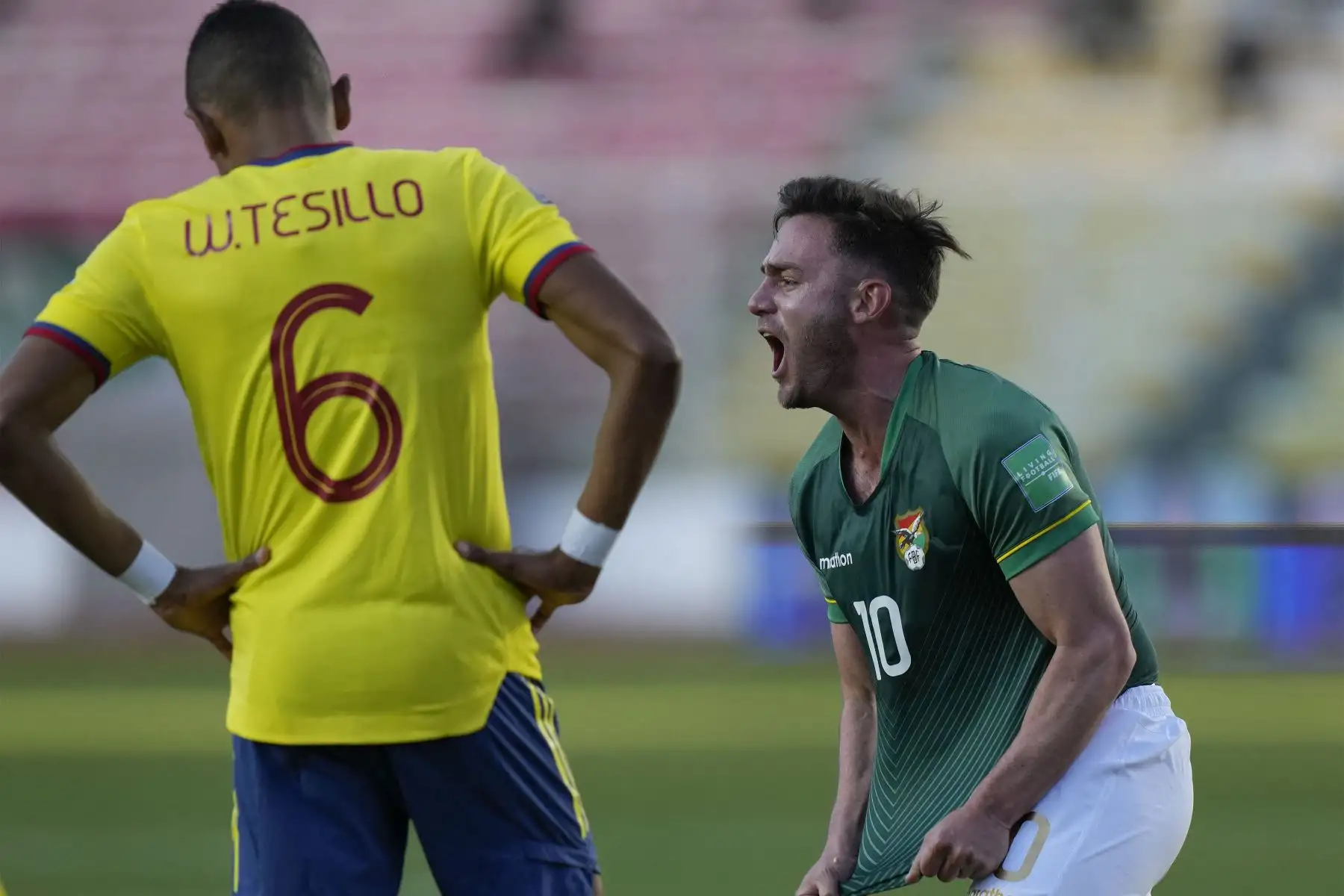 El boliviano Fernando Saucedo celebra tras anotar contra Colombia durante su partido de clasificación sudamericano para la Copa Mundial de la FIFA Qatar 2022 en el Estadio Olímpico Hernando Siles en La Paz.
Foto: AFP