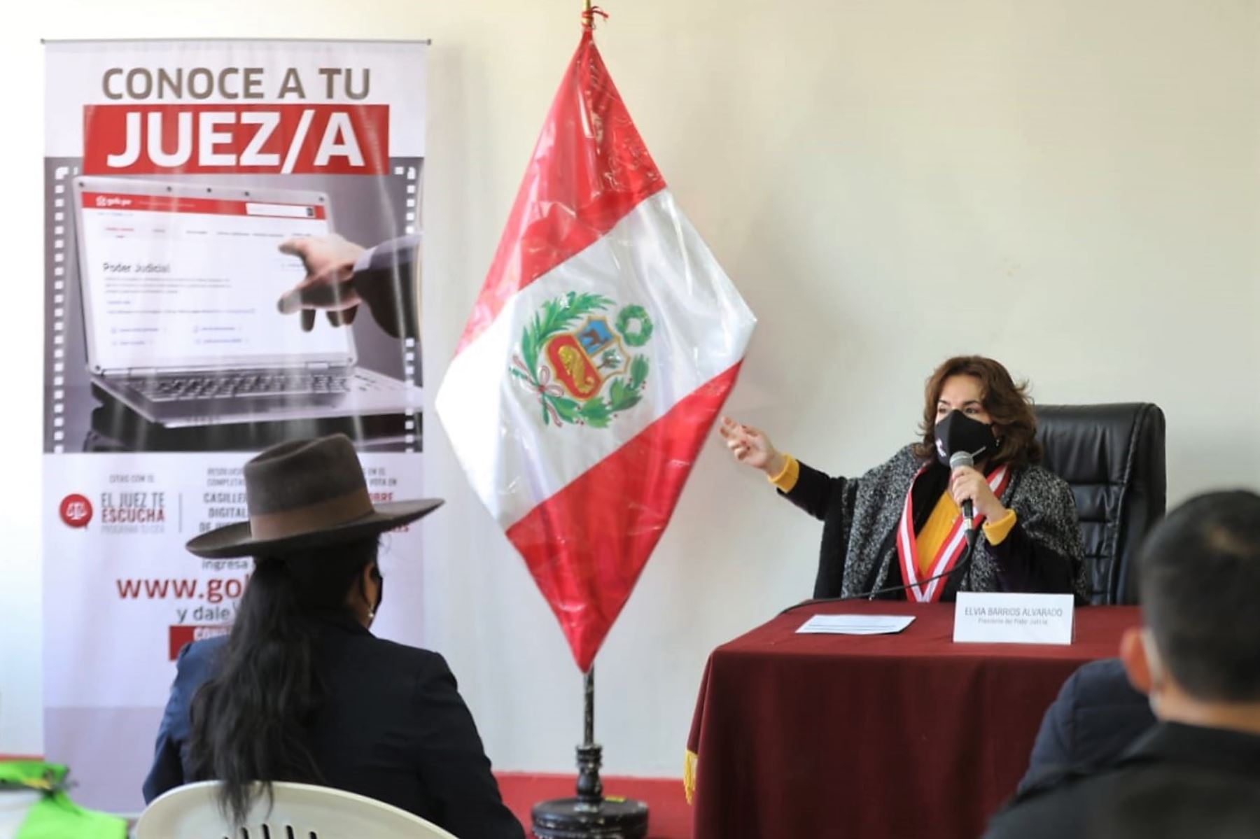 La magistrada Elvia Barrios, presidenta del Poder Judicial, sostuvo una reunión de trabajo con jueves de paz de la provincia de Candarave, Tacna.