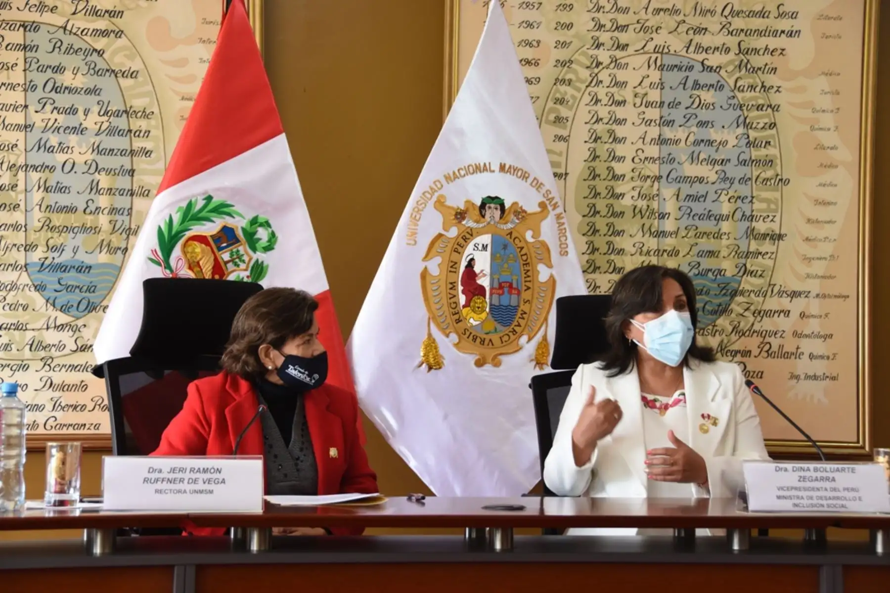 La rectora de la Universidad Nacional Mayor de San Marcos (UNMSM), Jeri Ramón, se reunió hoy con la vicepresidenta de la República y ministra de Desarrollo e Inclusión Social, Dina Boluarte. Foto: ANDINA/Difusión.