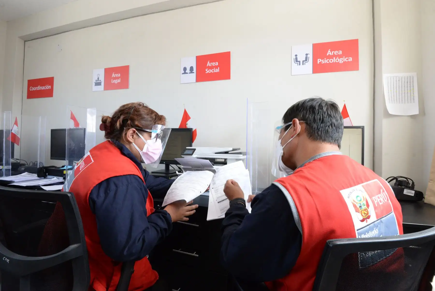 La ministra de la Mujer y Poblaciones Vulnerables, Anahí Durand realiza una visita de trabajo al Centro Emergencia Mujer (CEM) Miguel Grau, ubicado en el distrito de Paucarpata, en Arequipa.
Foto: MIMP
