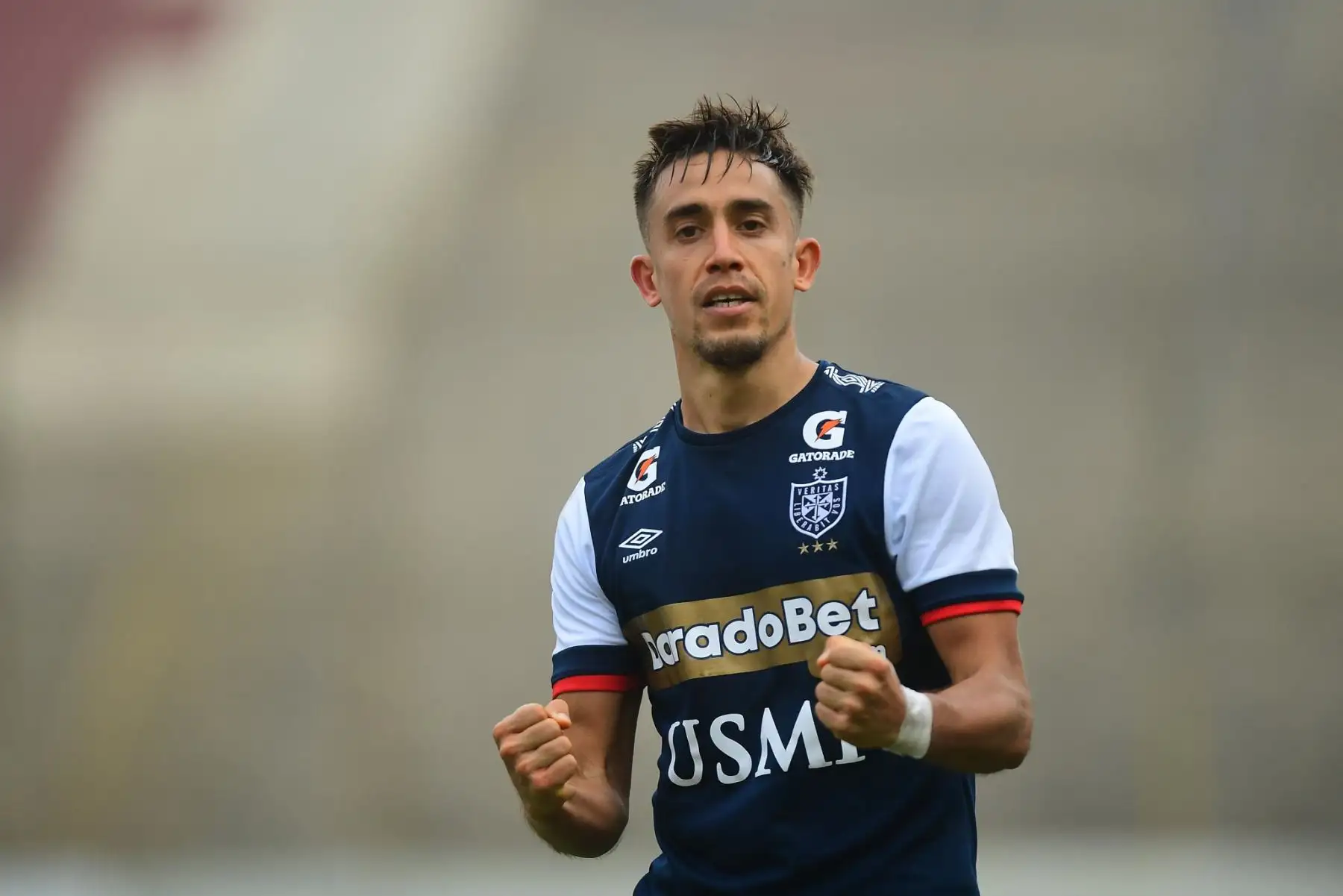 Martín Pérez Guedes de la Universidad San Martín anota ante Sporting Cristal durante partido por la por la segunda fecha de la Liga 1, en el Estadio Monumental. Foto: Liga 1