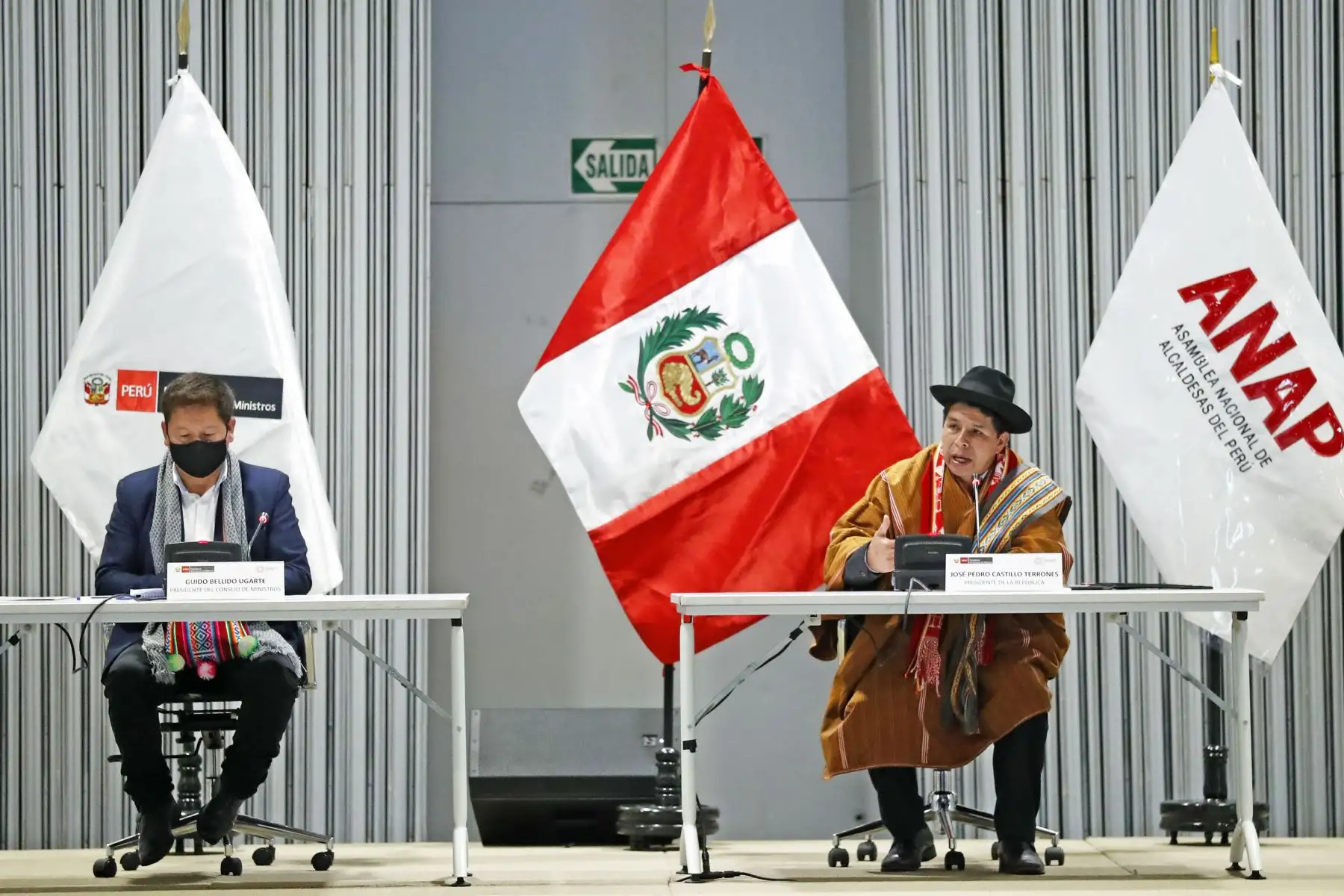 El presidente de la República, Pedro Castillo, acompañado de los ministros de estado participaron en la Reunión entre el Ejecutivo y las alcaldesas del Bicentenerio, en el Centro de Convenciones de Lima Foto: ANDINA/Presidencia Perú