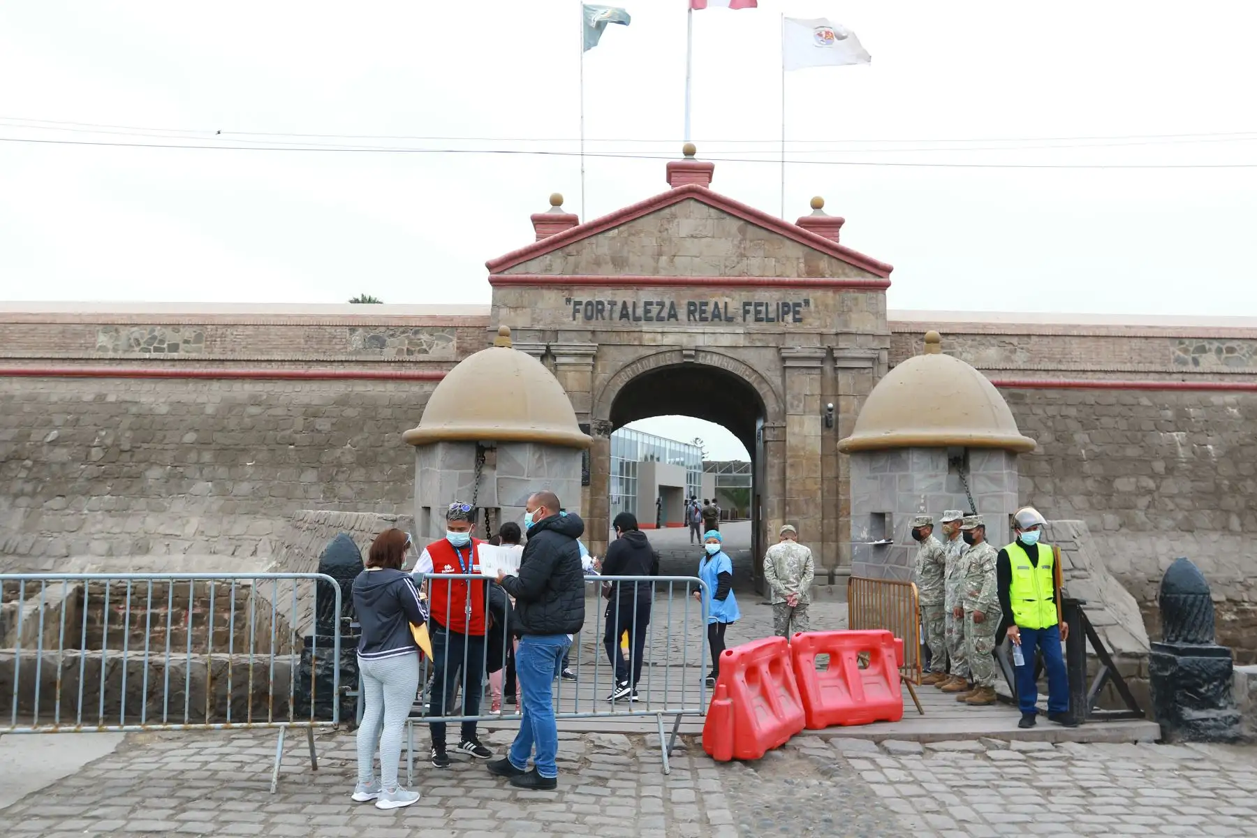 Inició del séptimo Vacunatón contra la covid-19, en el centro de inmunización del Real Felipe, en el Callao. Foto: ANDINA/Jhonel Rodríguez