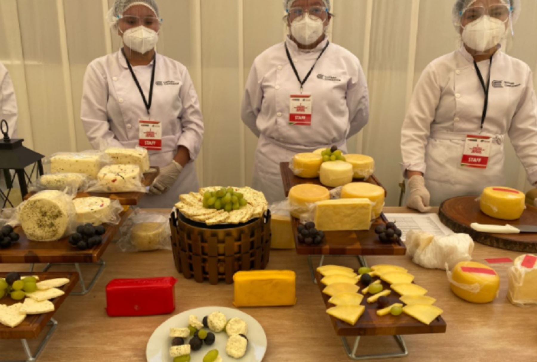 Los productores de quesos de Ayacucho, Pasco y Junín lograron la victoria en las principales categorías del “Primer Concurso Macrorregional de Quesos - zona Centro”, organizado por el Ministerio de Desarrollo Agrario y Riego.