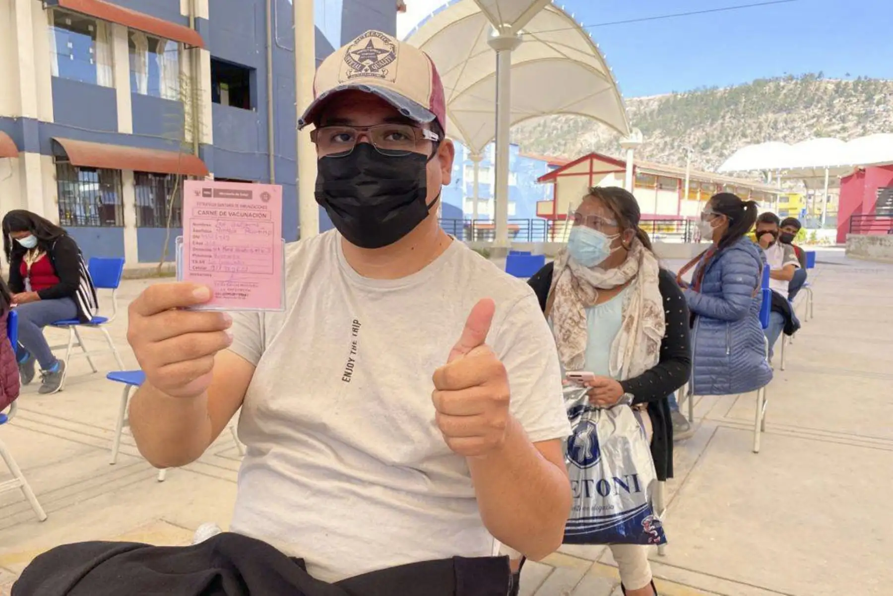 Continúa vacunación para personas de 32 años a más en la región de Huánuco, serán inmunizadas contra la covid-19.  Nuevas estrategias de protección contra el virus como más puntos de inmunización y horarios de atención extendido en algunas regiones se irán implementando en el transcurso de los días. Foto: ANDINA/Minsa