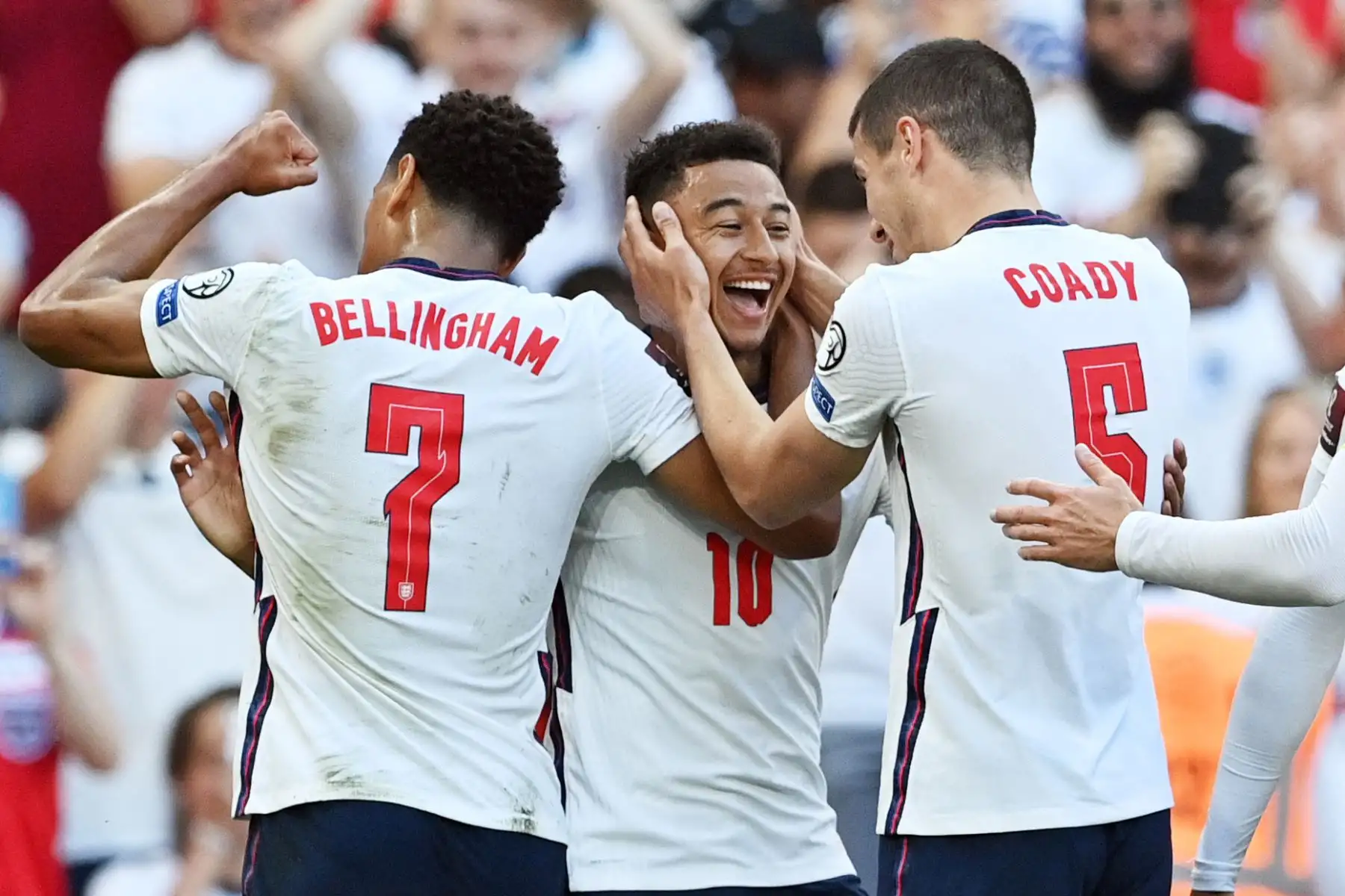 El centrocampista de Inglaterra Jesse Lingard celebra el gol de apertura durante el partido de clasificación para la Copa Mundial Qatar 2022, en el estadio de Wembley en Londres. Foto: AFP