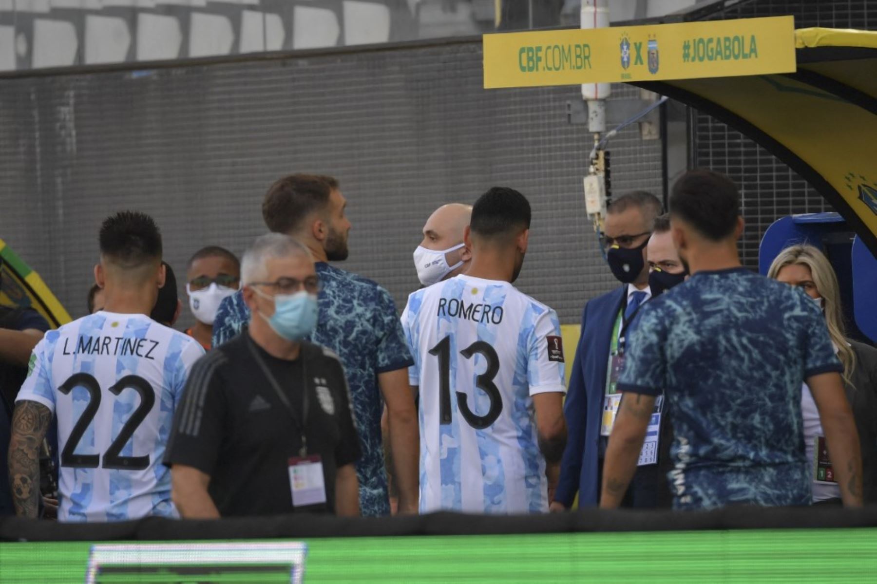 Argentina se retira del campo