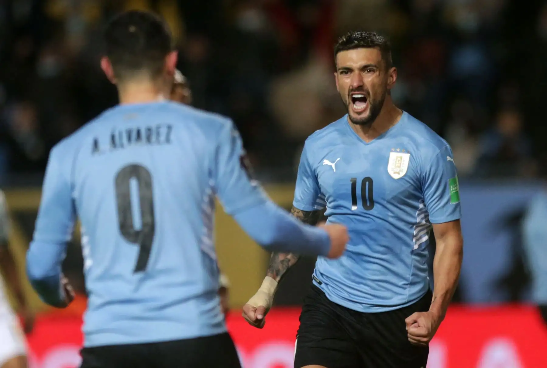 El uruguayo Giorgian De Arrascaeta celebra tras anotar contra Bolivia durante el partido de fútbol de clasificación sudamericano para la Copa Mundial de la FIFA Qatar 2022 en el Estadio Campeon del Siglo en Montevideo el 5 de septiembre de 2021. Foto: AFP