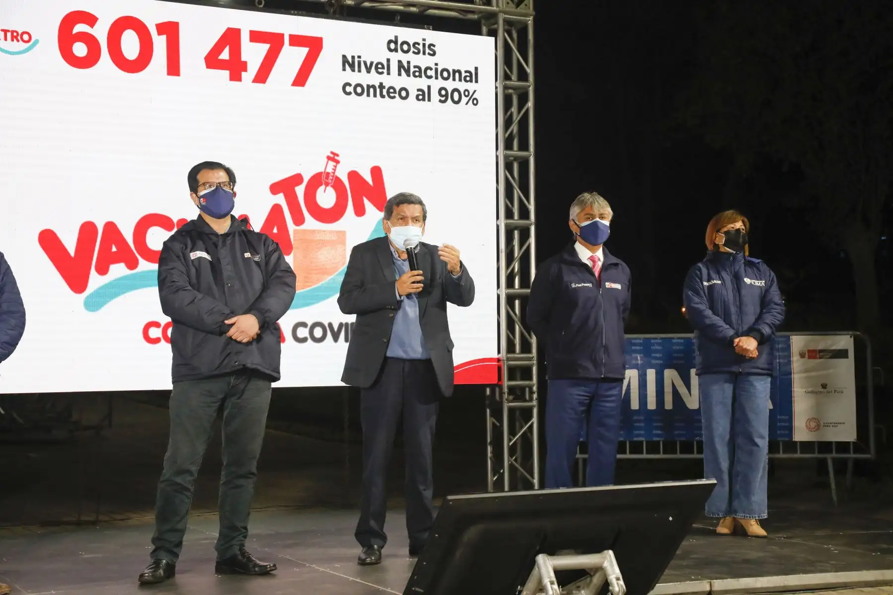 En el centro de vacunación del Parque de la Exposición, el ministro Cevallos participó del cierre del séptimo Vacunatón desarrollado en Lima Metropolitana y 12 regiones se aplicaron 601 747 dosis, superándose la meta establecida. Foto: ANDINA/Minsa