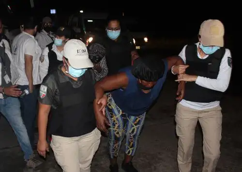 Haitianos marchan en el sur de México y piden agilizar trámites migratorios.