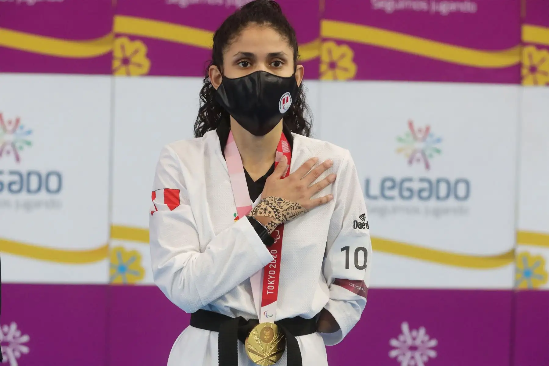 Proyecto Legado y Federación de Taekwondo reconocen triunfo de Angélica Espinoza en Tokio 2020. En la ceremonia también participó el ministro de Educación Juan Cadillo.
Foto: ANDINA/ Andrés Valle