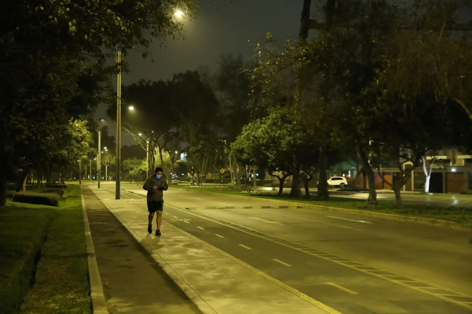 Desde este lunes 6 de setiembre, el toque de queda en Lima Metropolitana y Callao inicia desde la 01:00 a.m. hasta las 4:00 a.m., según Decreto Supremo publicado este sábado por el Ejecutivo. Foto: ANDINA/Carla Patiño Ramírez