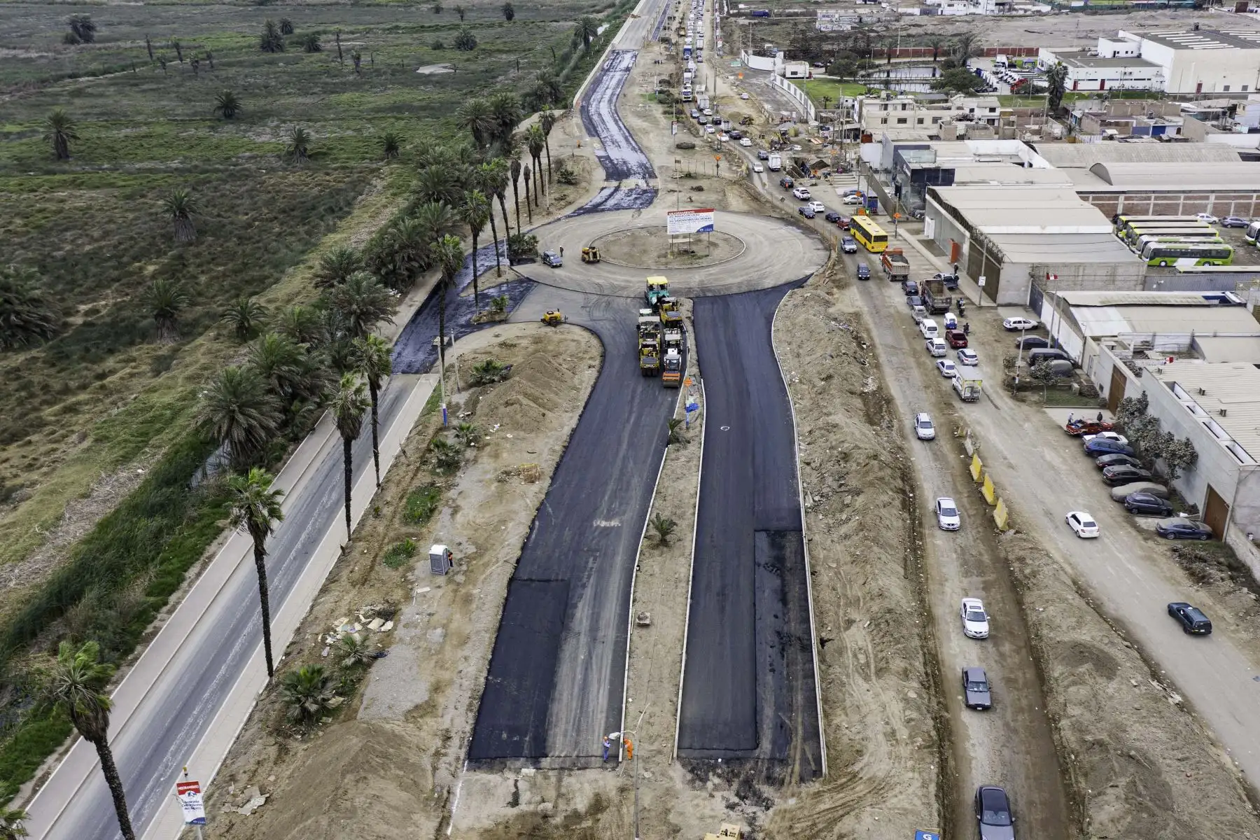 Jorge Muñoz Alcalde de la Municipalidad de Lima, supervisa avance de las obras de mejoramiento de la Av. Defensores del Morro en Chorrillo.
Foto: ANDINA/Municipalidad de Lima Jorge Muñoz Alcalde de la Municipalidad de Lima, supervisa avance de las obras de mejoramiento de la Av. Defensores del Morro en Chorrillo.
Foto: ANDINA/Municipalidad de Lima