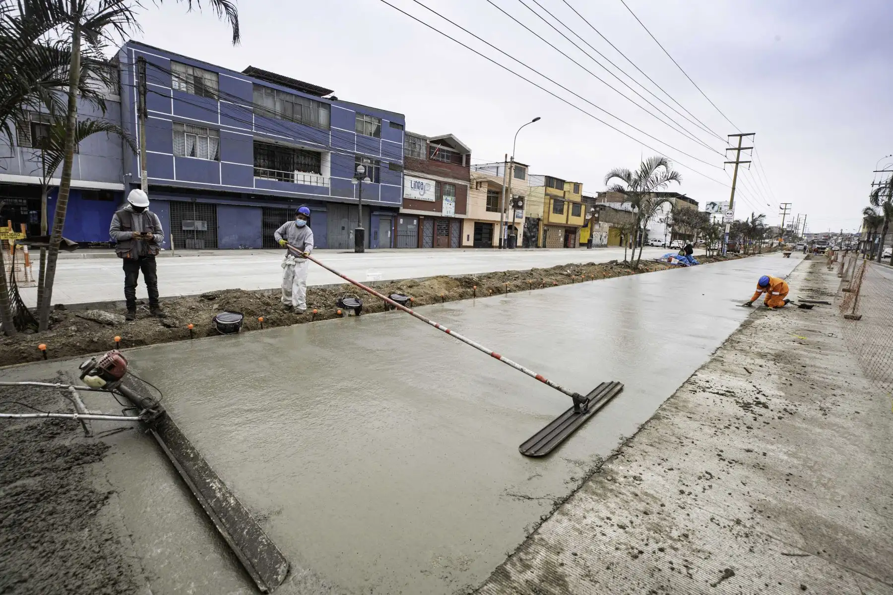 Jorge Muñoz Alcalde de la Municipalidad de Lima, supervisa avance de las obras de mejoramiento de la Av. Defensores del Morro en Chorrillos.
Foto: ANDINA/Municipalidad de Lima Jorge Muñoz Alcalde de la Municipalidad de Lima, supervisa avance de las obras de mejoramiento de la Av. Defensores del Morro en Chorrillos.
Foto: ANDINA/Municipalidad de Lima