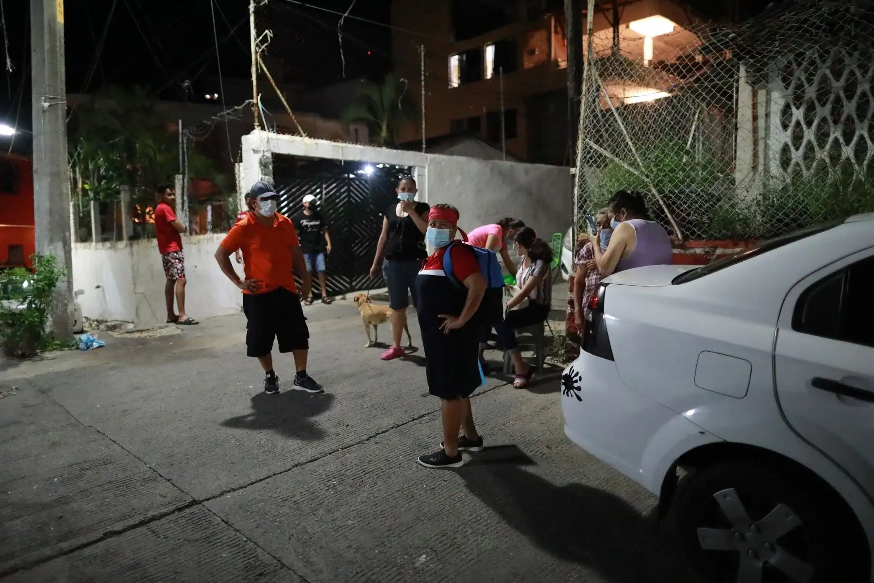 Vista general de daños en los edificios de la zona hotelera este martes, debido al sismo de 7.1 en el balneario de Acapulco en el estado de Guerrero (México). Un sismo de magnitud 7,1 sacudió este martes el centro y sur de México, sin que hasta ahora se reporten víctimas o daños materiales. EFE/David Guzmán