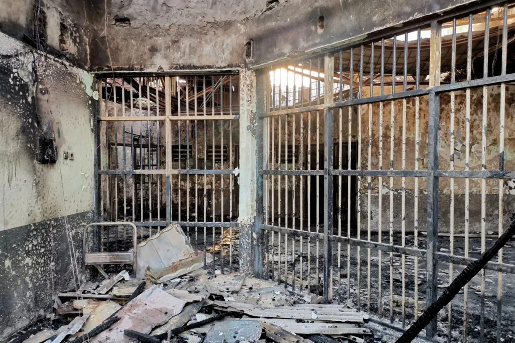 Interiores de la prisión de Tangerang, Indonesia, después de que estalló un incendio y mató a 41 reclusos. Foto: AFP
